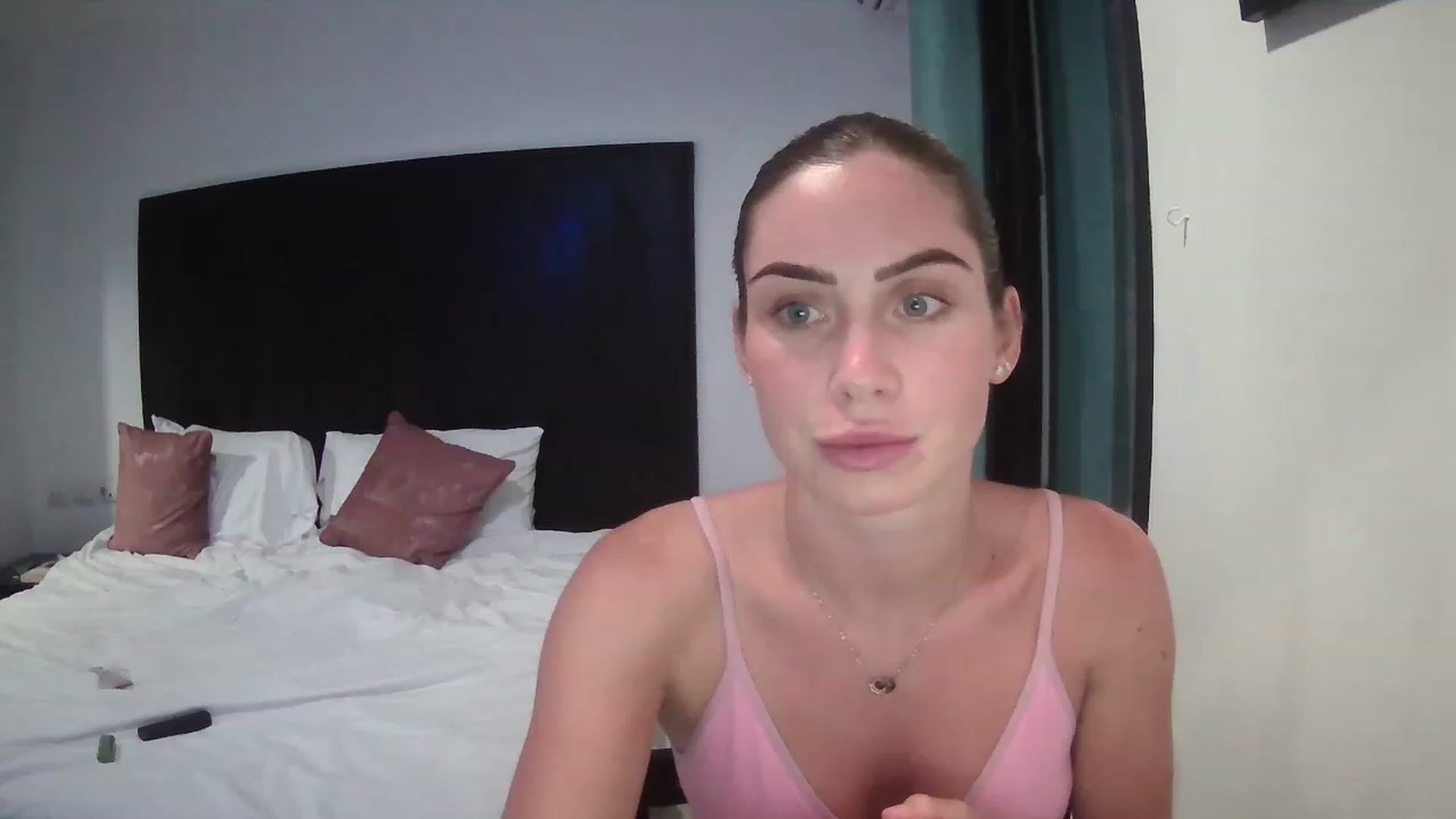Gallery image thumbnail from Abella_'s myfreecams stream on, 12/19/2022, 13:49 image 20 of 20