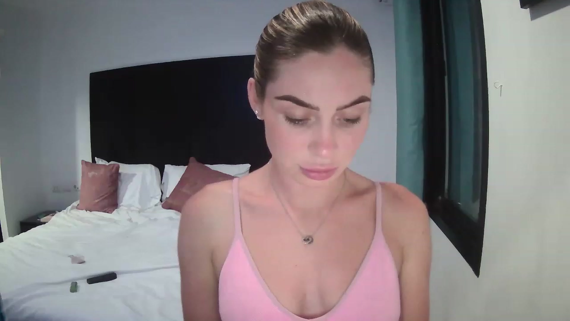 Gallery image thumbnail from Abella_'s myfreecams stream on, 12/19/2022, 13:49 image 6 of 20