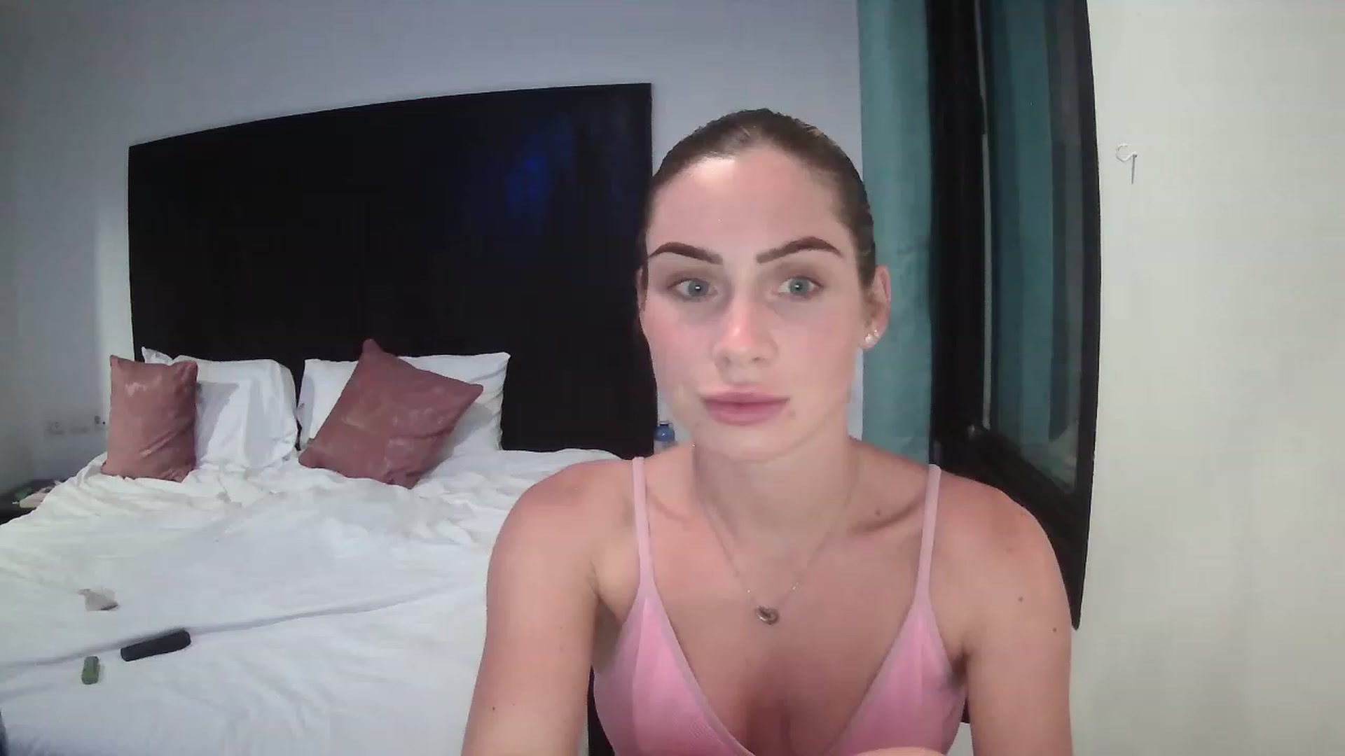 Gallery image thumbnail from Abella_'s myfreecams stream on, 12/19/2022, 14:59 image 16 of 20