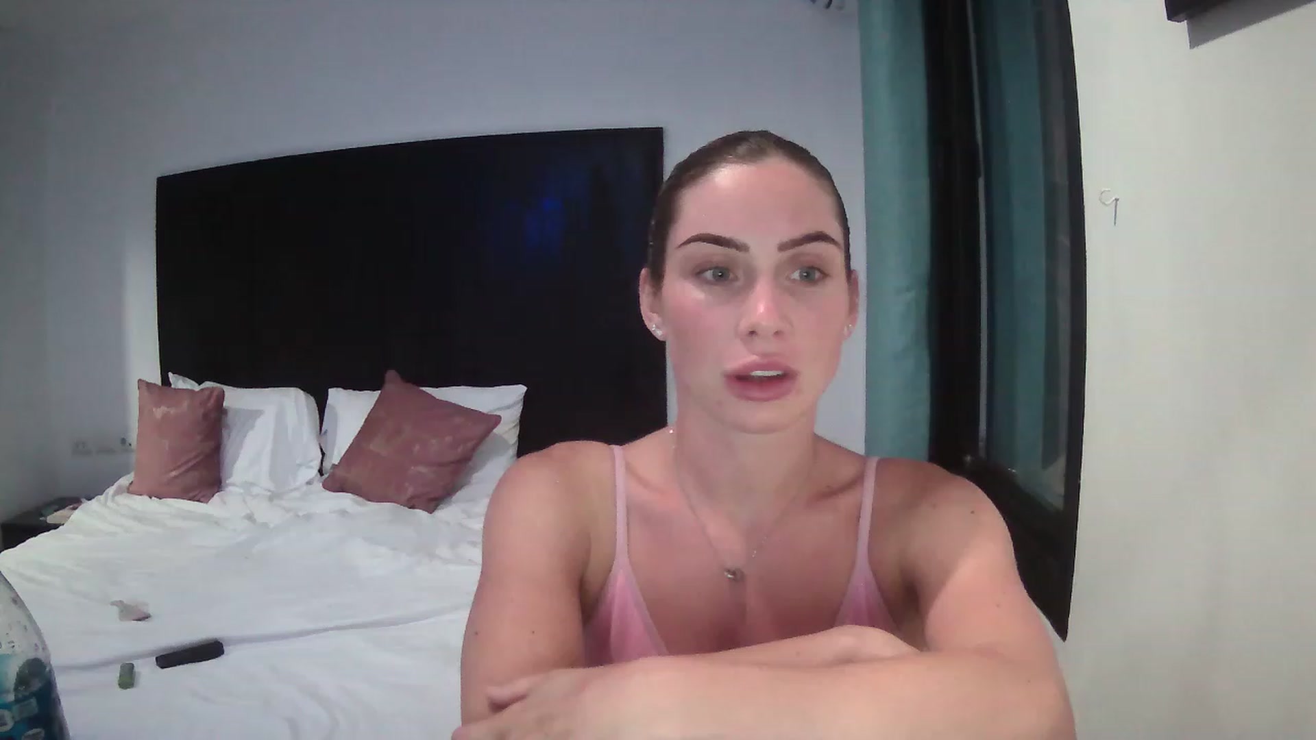 Gallery image thumbnail from Abella_'s myfreecams stream on, 12/19/2022, 14:59 image 1 of 20