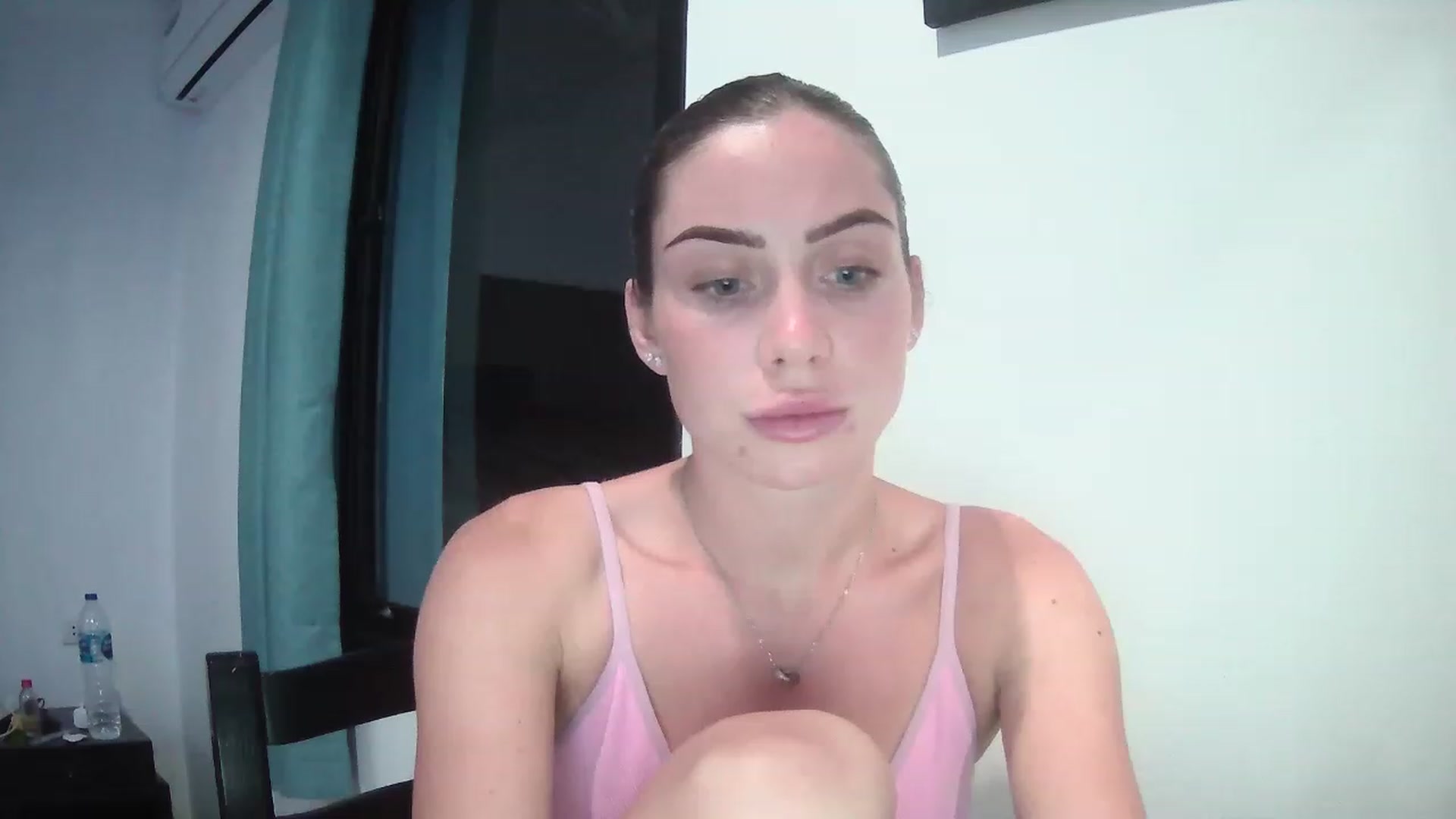 Gallery image thumbnail from Abella_'s myfreecams stream on, 12/19/2022, 15:39 image 17 of 20
