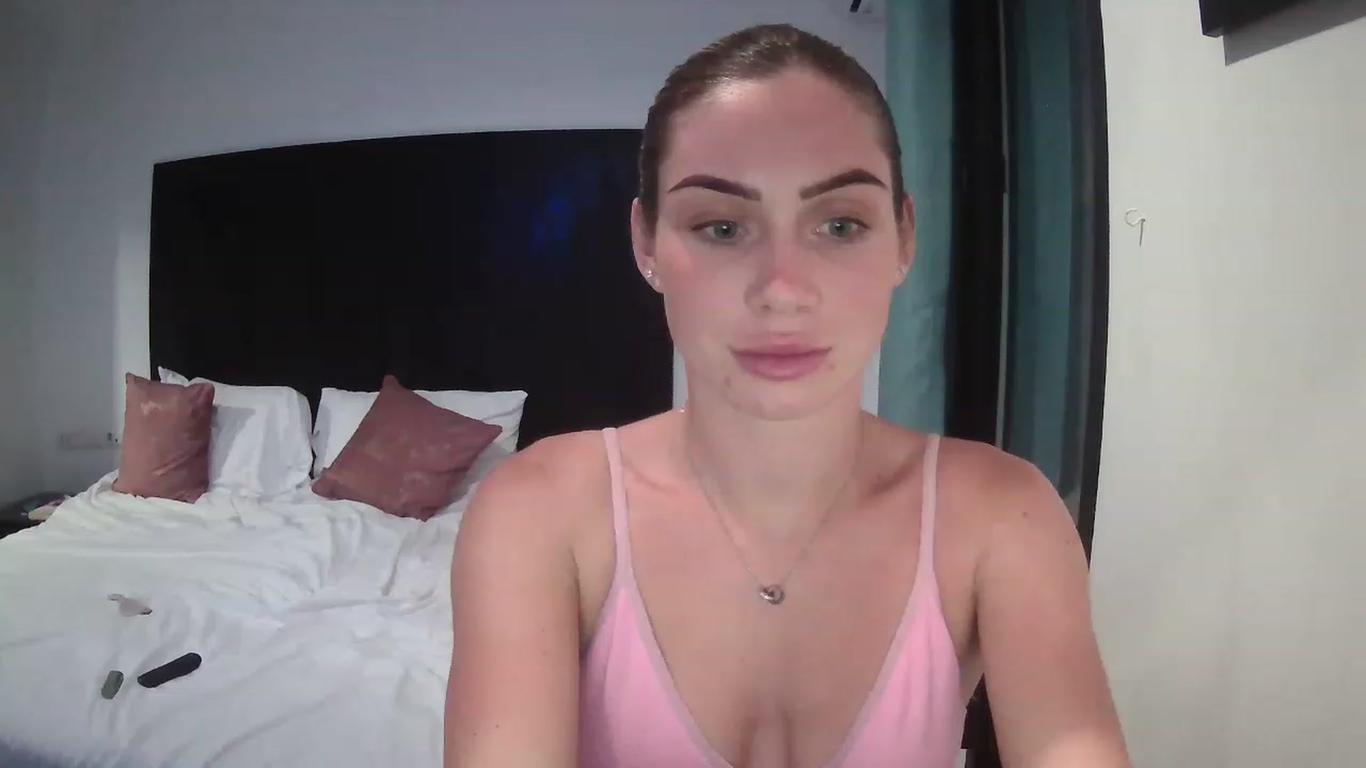 Gallery image thumbnail from Abella_'s myfreecams stream on, 12/19/2022, 15:39 image 11 of 20