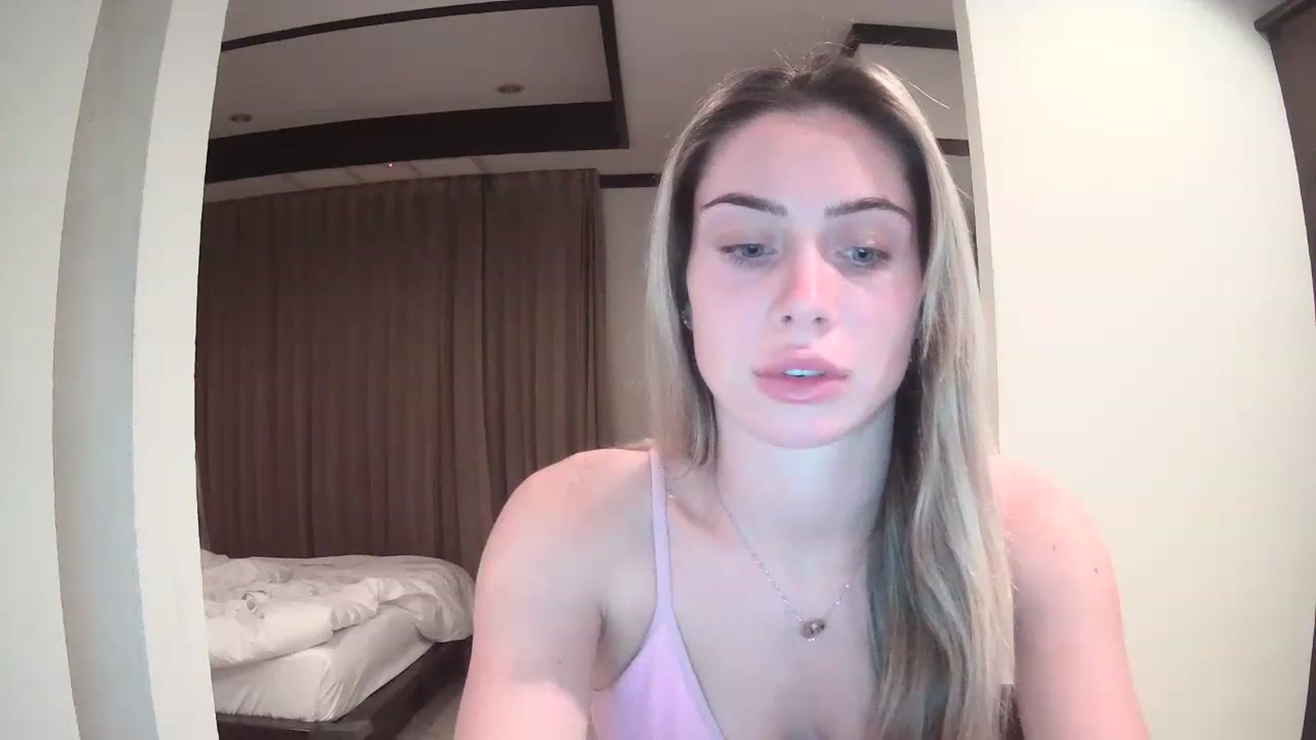 Gallery image thumbnail from Abella_'s myfreecams stream on, 12/28/2022, 14:37 image 7 of 20