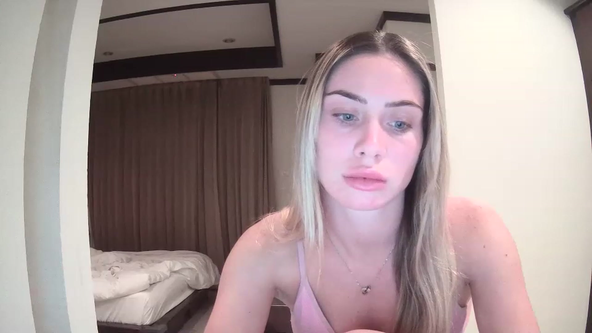 Gallery image thumbnail from Abella_'s myfreecams stream on, 12/28/2022, 14:37 image 18 of 20