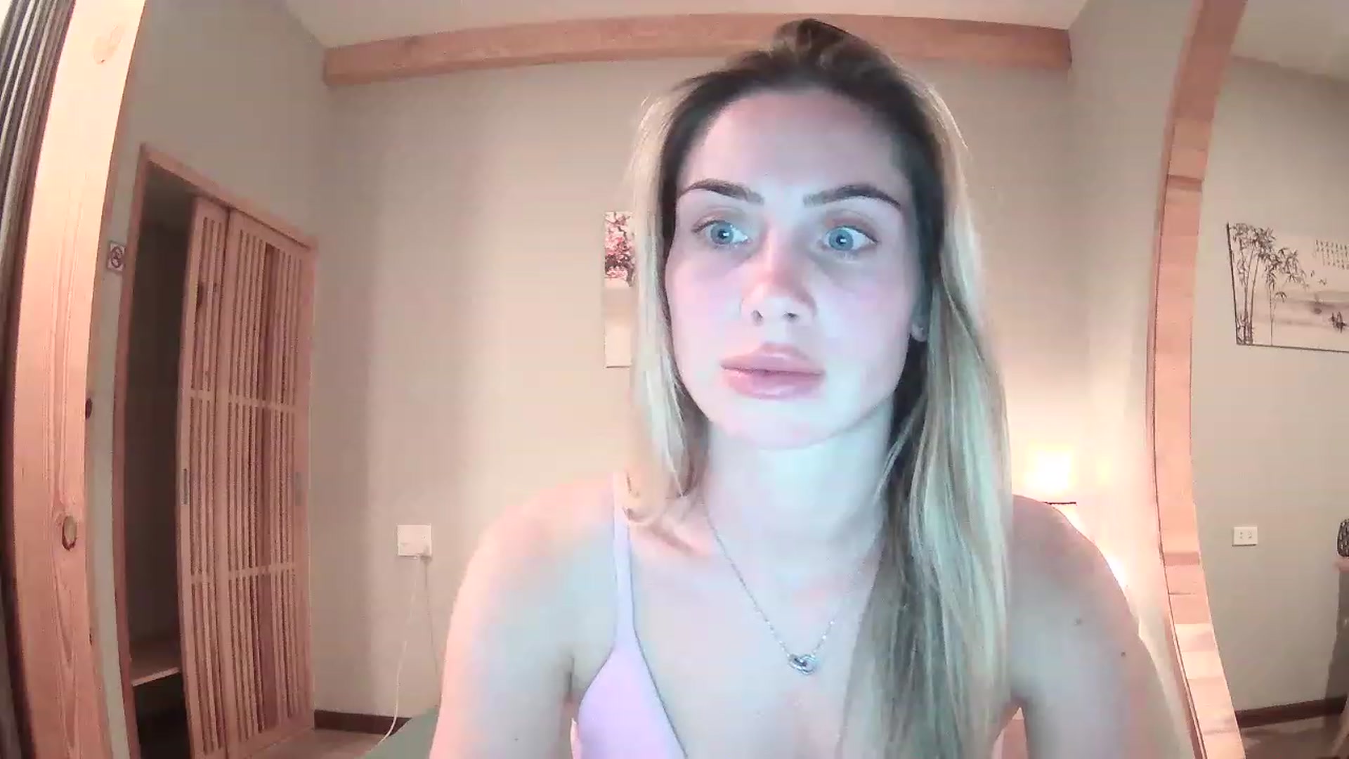 Gallery image thumbnail from Abella_'s myfreecams stream on, 01/04/2023, 14:04 image 15 of 20