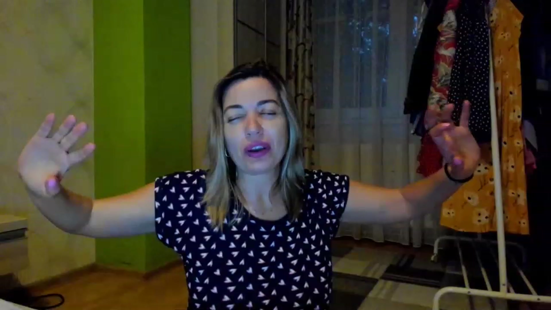 Gallery image thumbnail from Abelly_Advc2's myfreecams stream on, 07/04/2023, 18:27 image 13 of 20