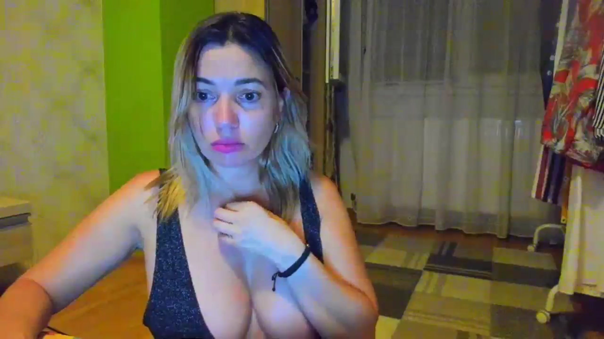 Gallery image thumbnail from Abelly_Advc2's myfreecams stream on, 09/09/2023, 19:32 image 16 of 20