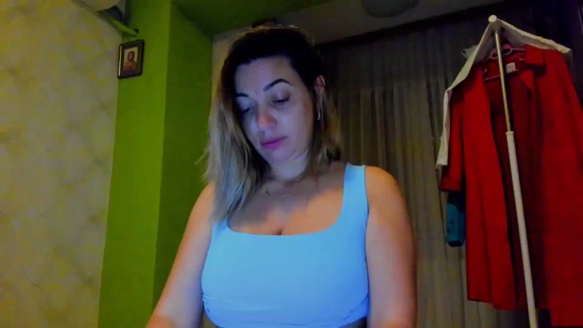 Gallery image thumbnail from Abelly_Advc2's myfreecams stream on, 10/06/2023, 19:53 image 15 of 20