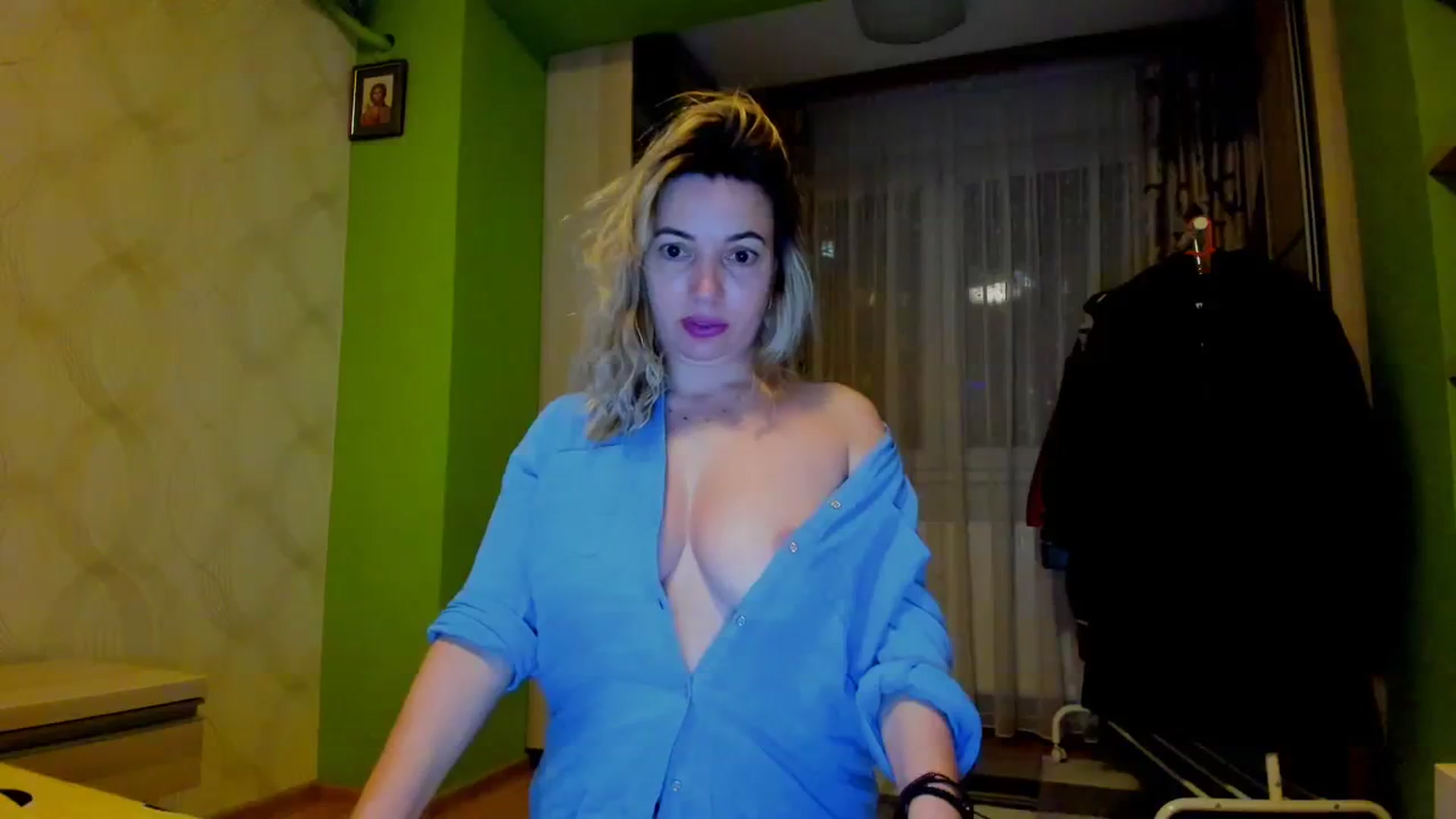 Gallery image thumbnail from Abelly_Advc2's myfreecams stream on, 01/17/2024, 20:18 image 13 of 20
