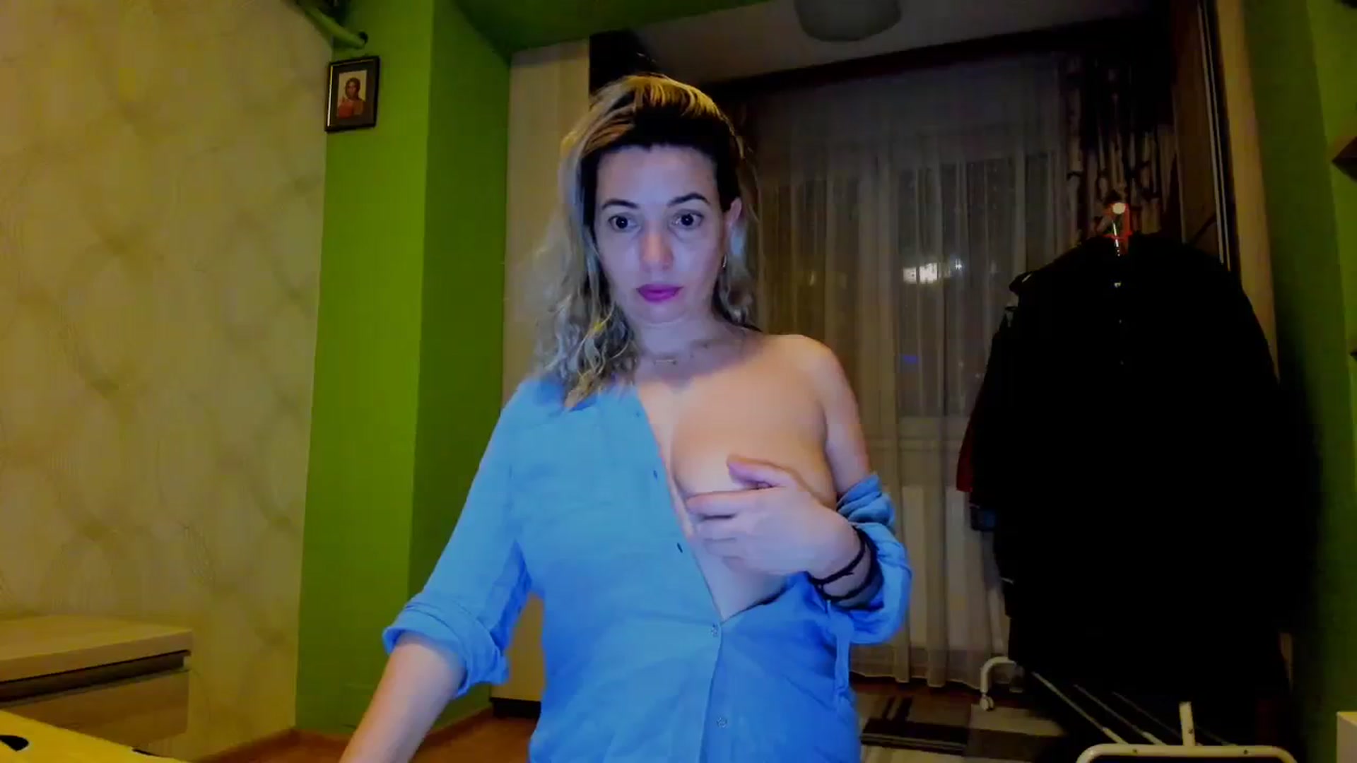 Gallery image thumbnail from Abelly_Advc2's myfreecams stream on, 01/17/2024, 20:18 image 18 of 20