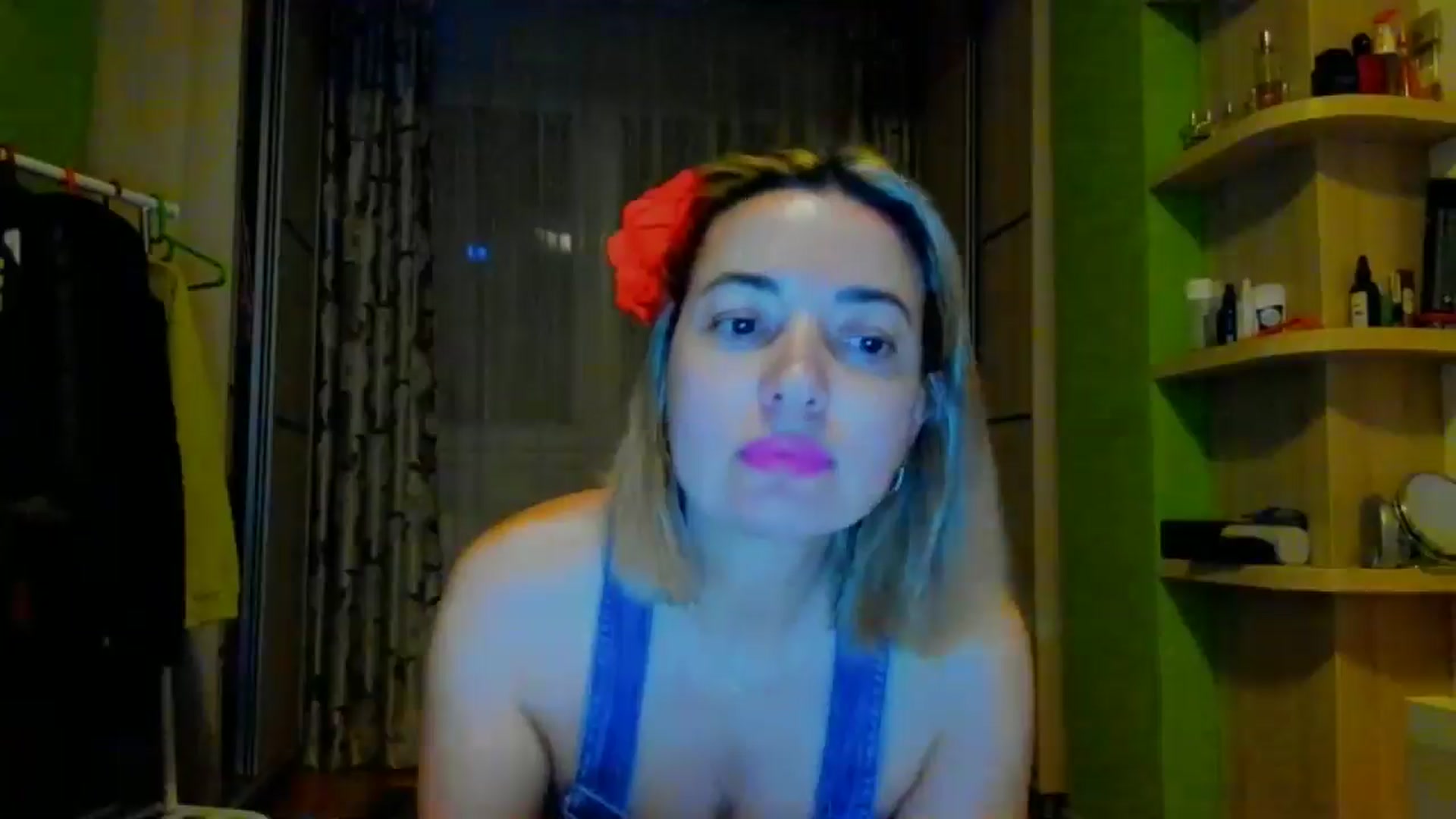 Gallery image thumbnail from Abelly_Advc2's myfreecams stream on, 12/25/2024, 21:27 image 2 of 20