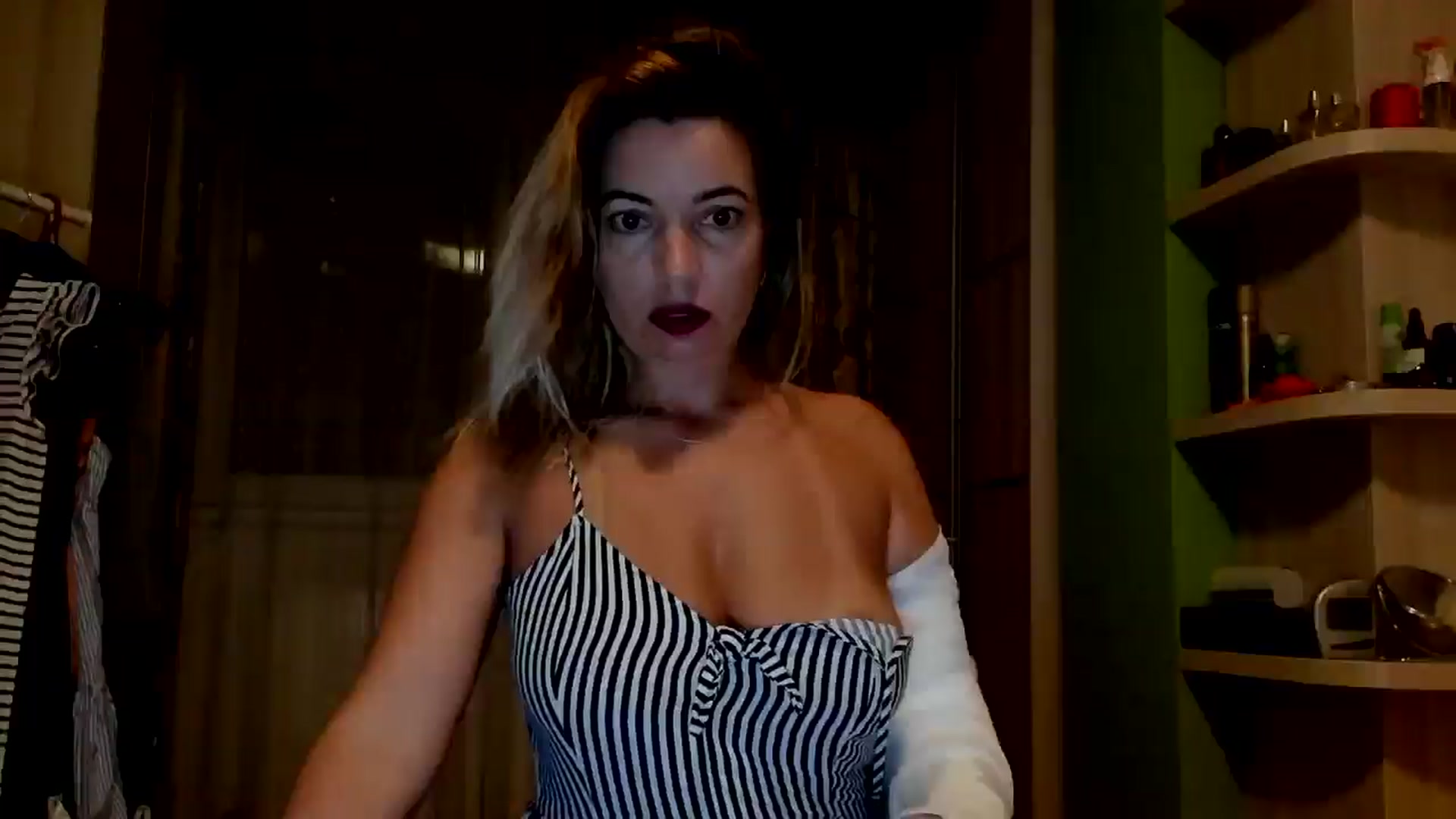 Gallery image thumbnail from Abelly_Advc2's myfreecams stream on, 08/31/2025, 20:07 image 2 of 20