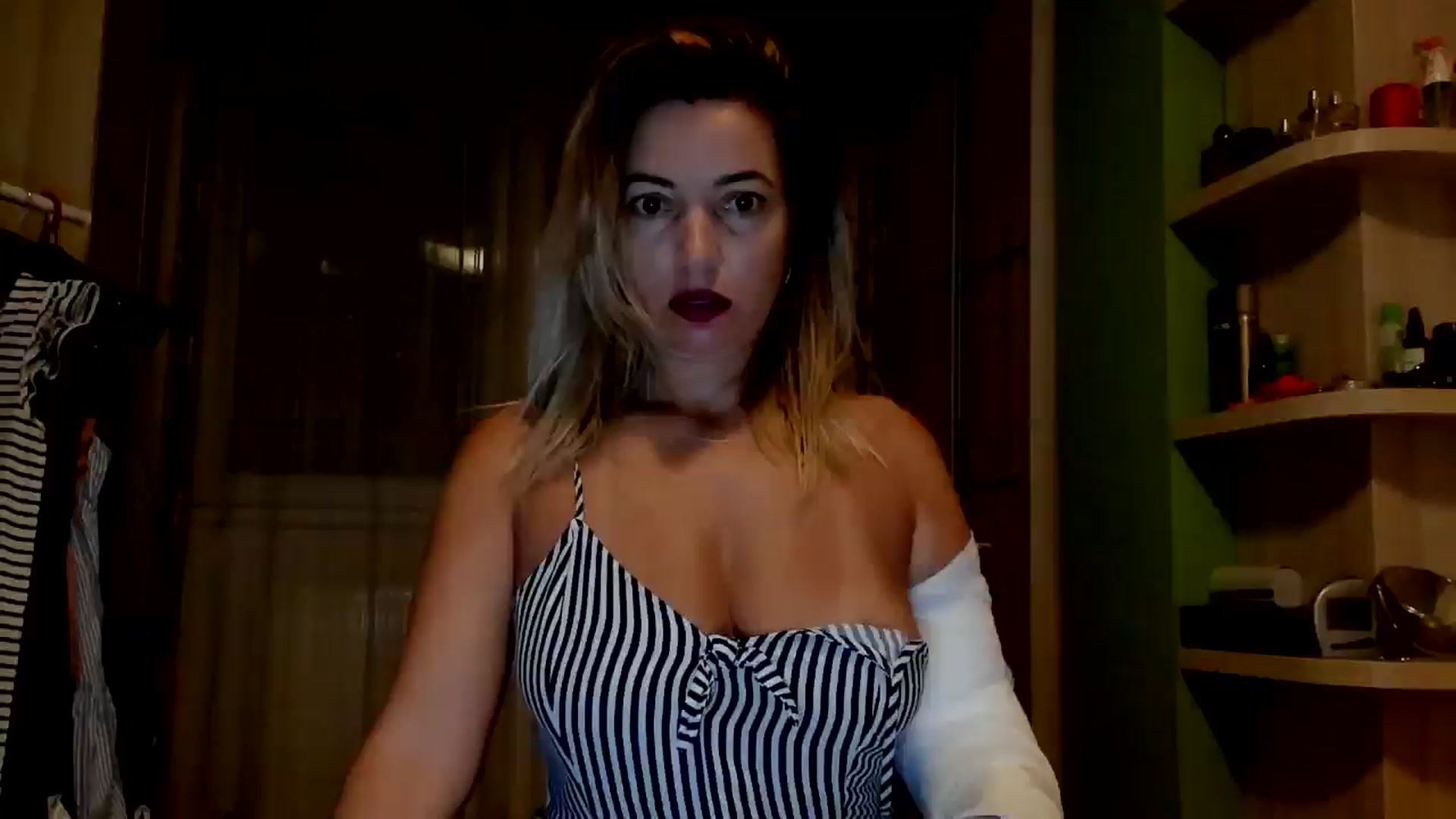 Gallery image thumbnail from Abelly_Advc2's myfreecams stream on, 08/31/2025, 20:07 image 1 of 20