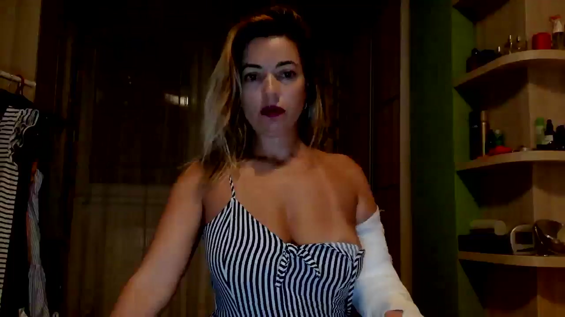 Gallery image thumbnail from Abelly_Advc2's myfreecams stream on, 08/31/2025, 20:07 image 3 of 20