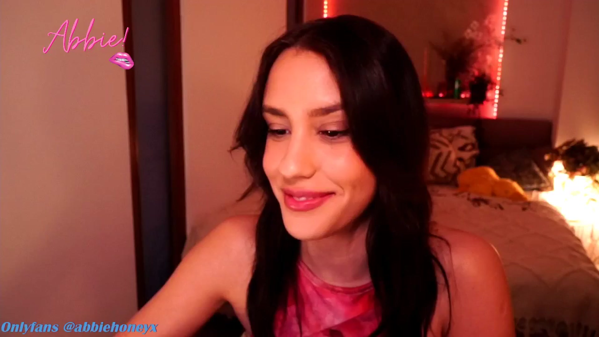 Gallery image thumbnail from Abiee_'s myfreecams stream on, 04/15/2025, 19:21 image 7 of 20