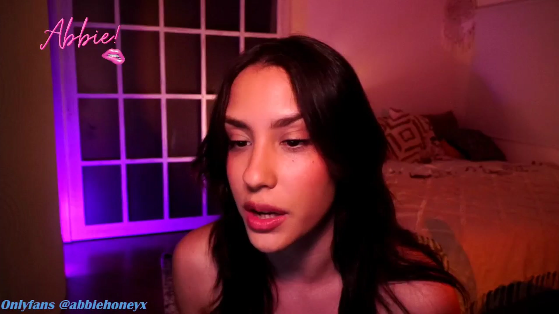Gallery image thumbnail from Abiee_'s myfreecams stream on, 05/03/2025, 18:30 image 12 of 20