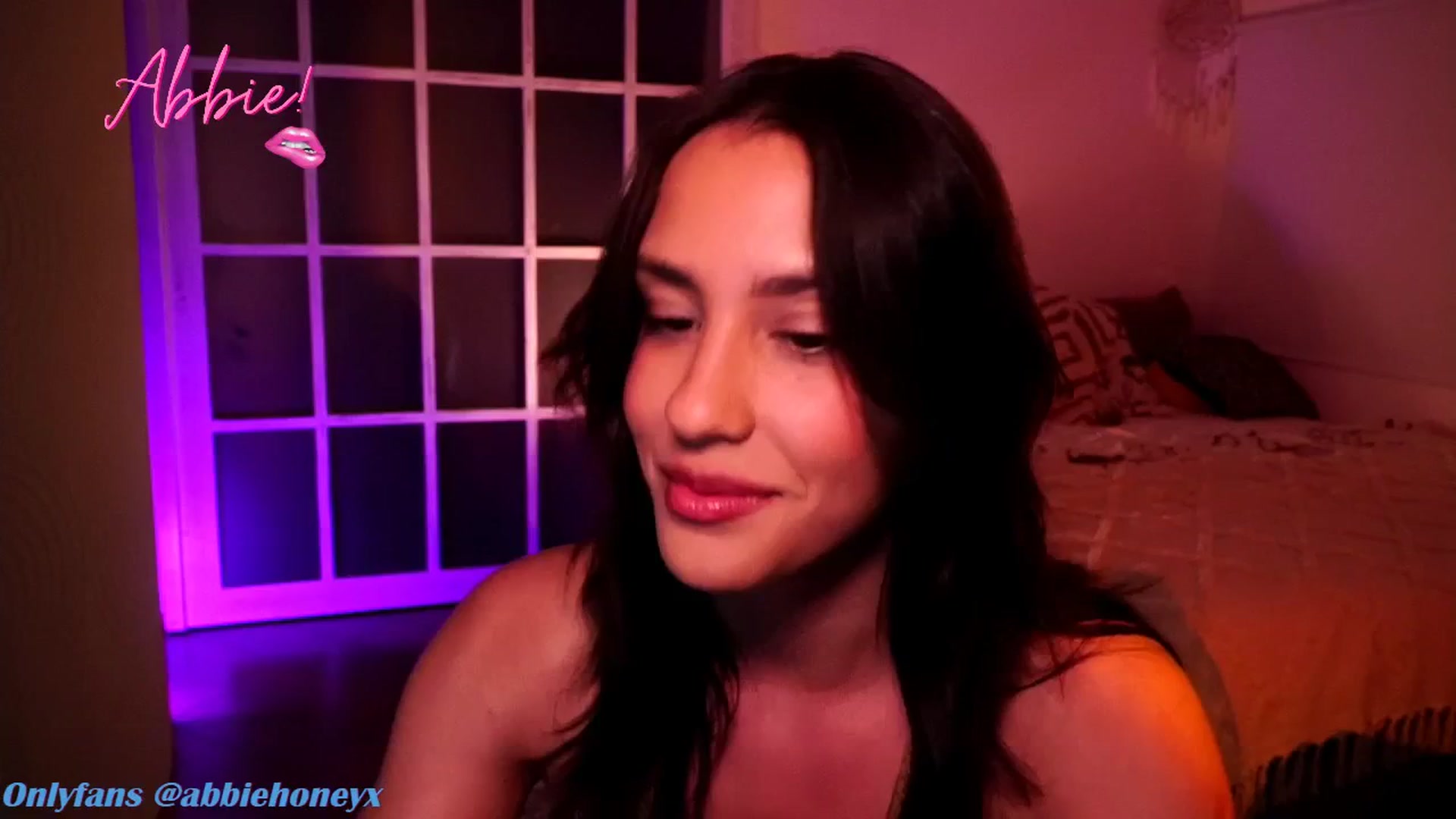 Gallery image thumbnail from Abiee_'s myfreecams stream on, 05/03/2025, 18:30 image 4 of 20