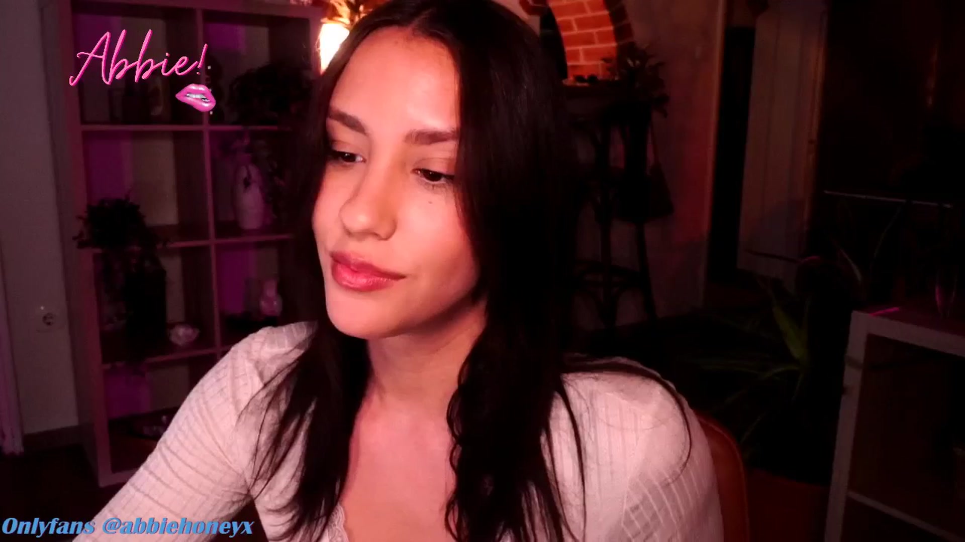Gallery image thumbnail from Abiee_'s myfreecams stream on, 05/17/2025, 15:02 image 5 of 20