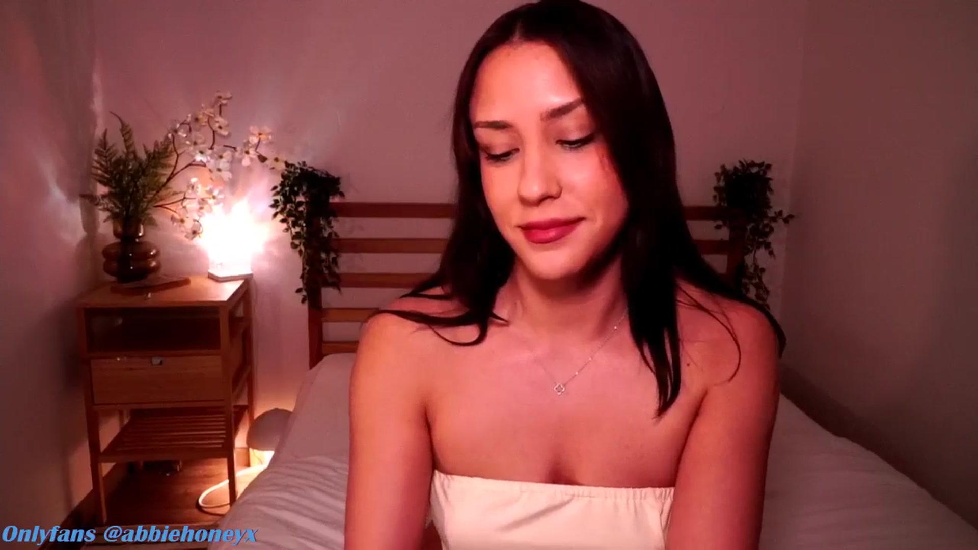 Gallery image thumbnail from Abiee_'s myfreecams stream on, 03/10/2026, 17:01 image 14 of 20