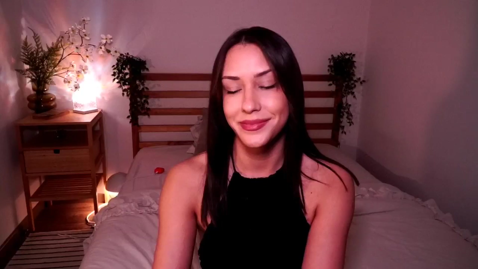 Gallery image thumbnail from Abiee_'s myfreecams stream on, 03/27/2026, 19:35 image 15 of 20