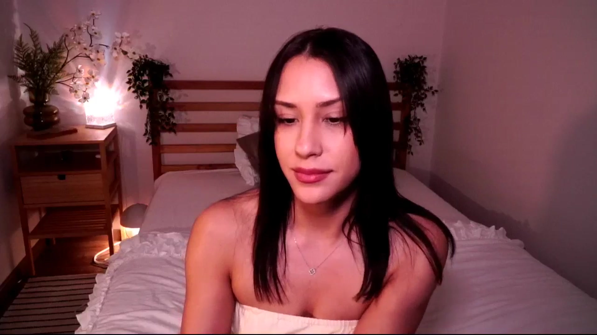Gallery image thumbnail from Abiee_'s myfreecams stream on, 04/07/2026, 16:34 image 2 of 20