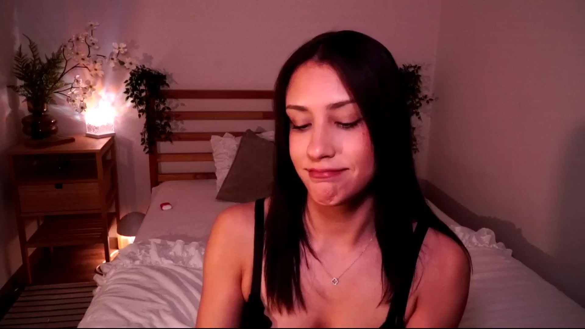 Gallery image thumbnail from Abiee_'s myfreecams stream on, 04/12/2026, 18:52 image 3 of 20