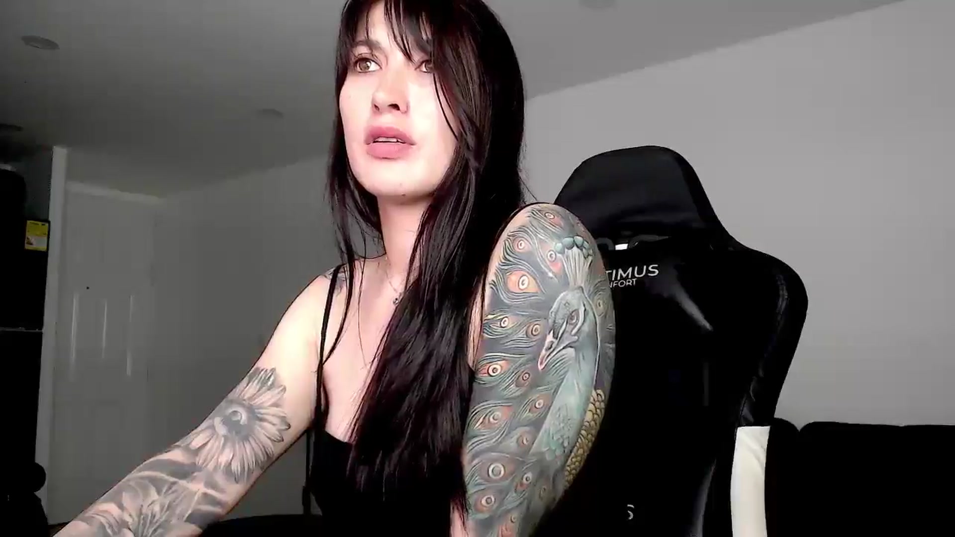 Gallery image thumbnail from Abigaill29's myfreecams stream on, 09/24/2025, 21:15 image 6 of 20