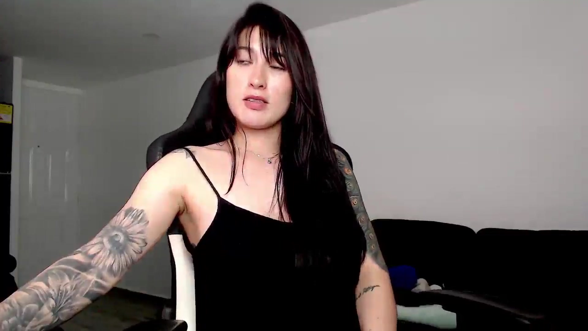 Gallery image thumbnail from Abigaill29's myfreecams stream on, 09/24/2025, 21:15 image 4 of 20