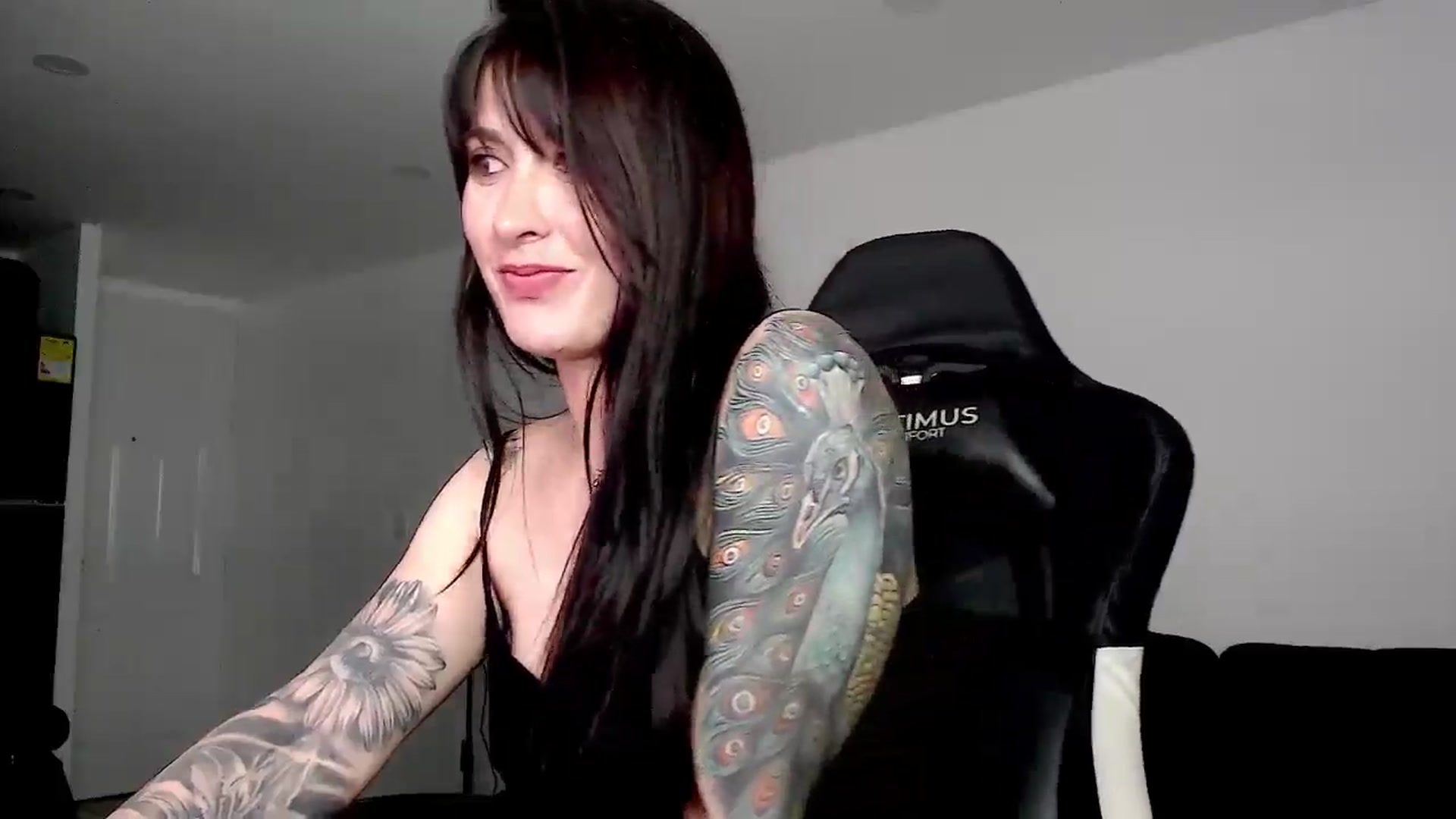 Gallery image thumbnail from Abigaill29's myfreecams stream on, 09/24/2025, 21:15 image 5 of 20