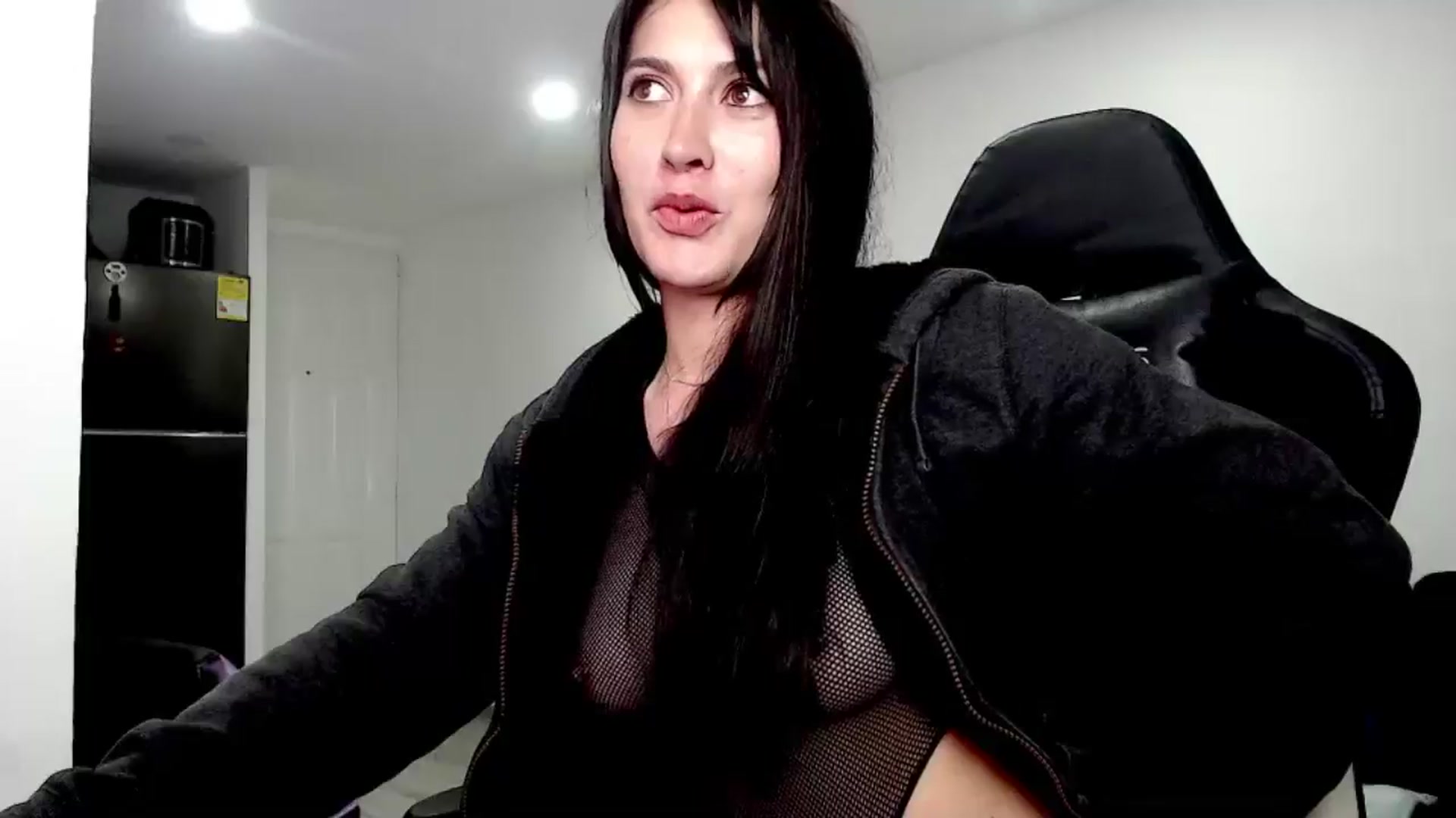 Gallery image thumbnail from Abigaill29's myfreecams stream on, 09/25/2025, 23:36 image 5 of 20