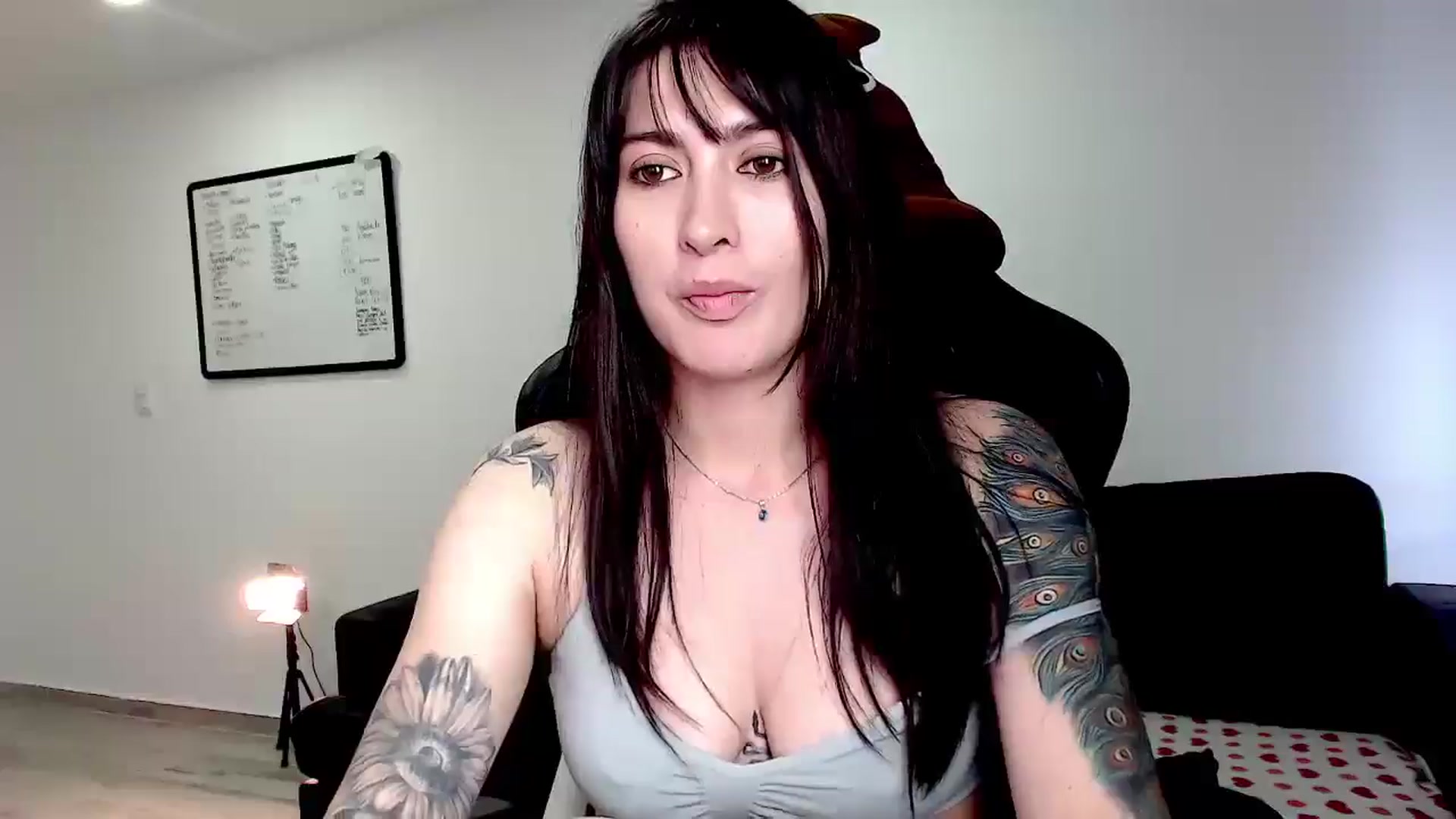 Gallery image thumbnail from Abigaill29's myfreecams stream on, 10/24/2025, 22:19 image 16 of 20