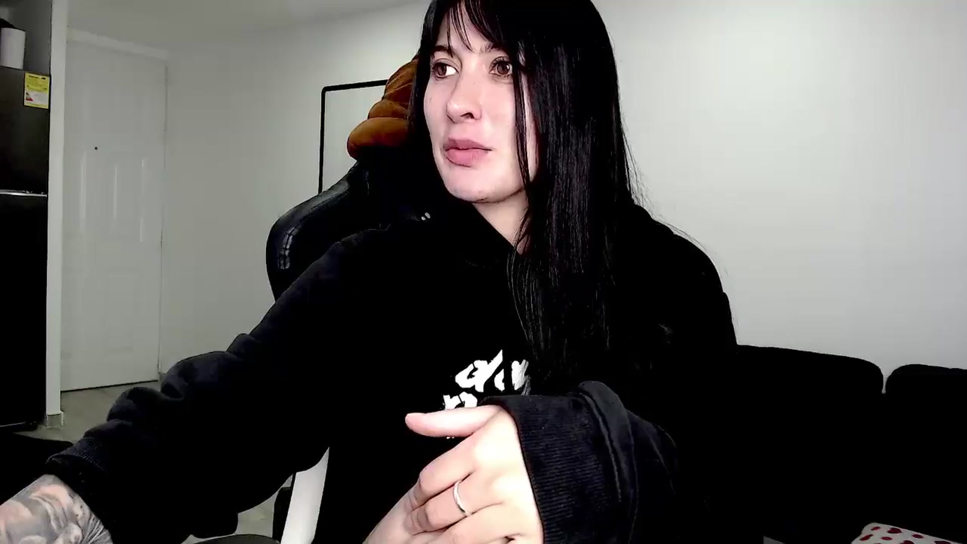 Gallery image thumbnail from Abigaill29's myfreecams stream on, 10/28/2025, 21:18 image 15 of 20