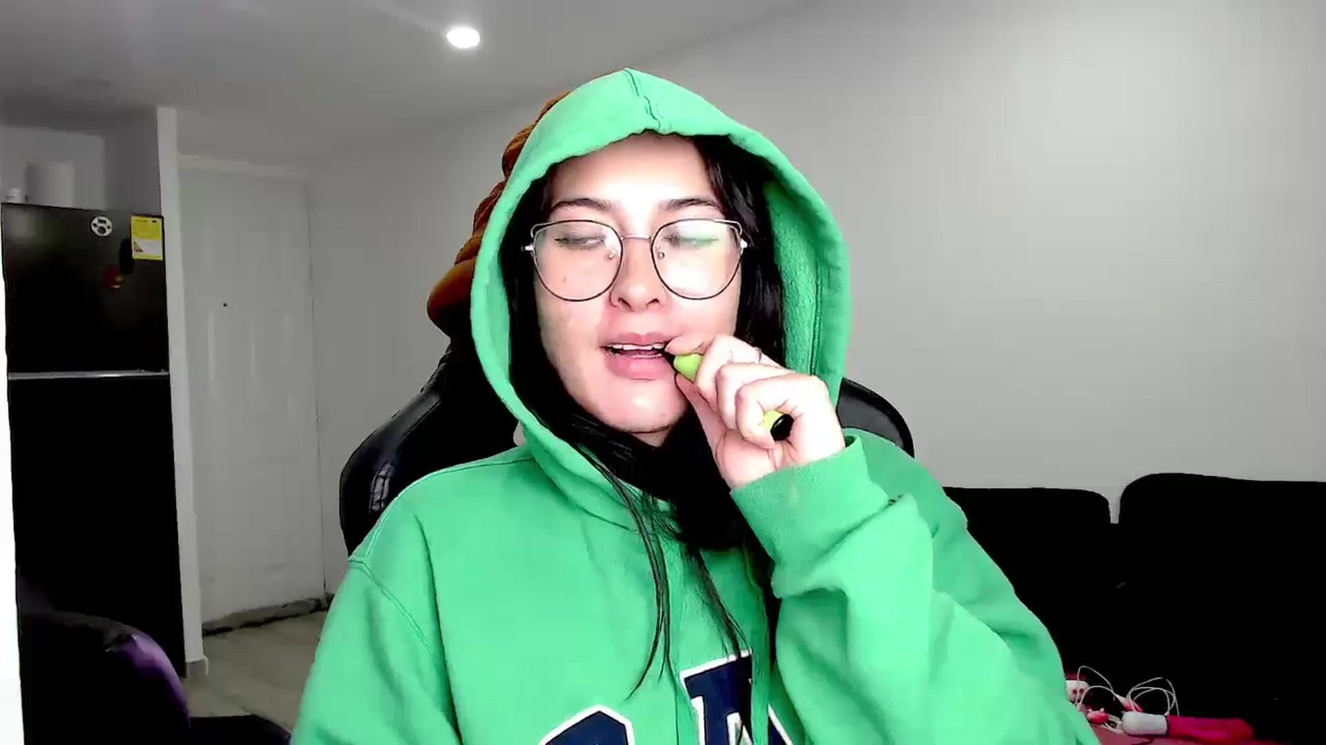Gallery image thumbnail from Abigaill29's myfreecams stream on, 12/15/2025, 24:29 image 20 of 20