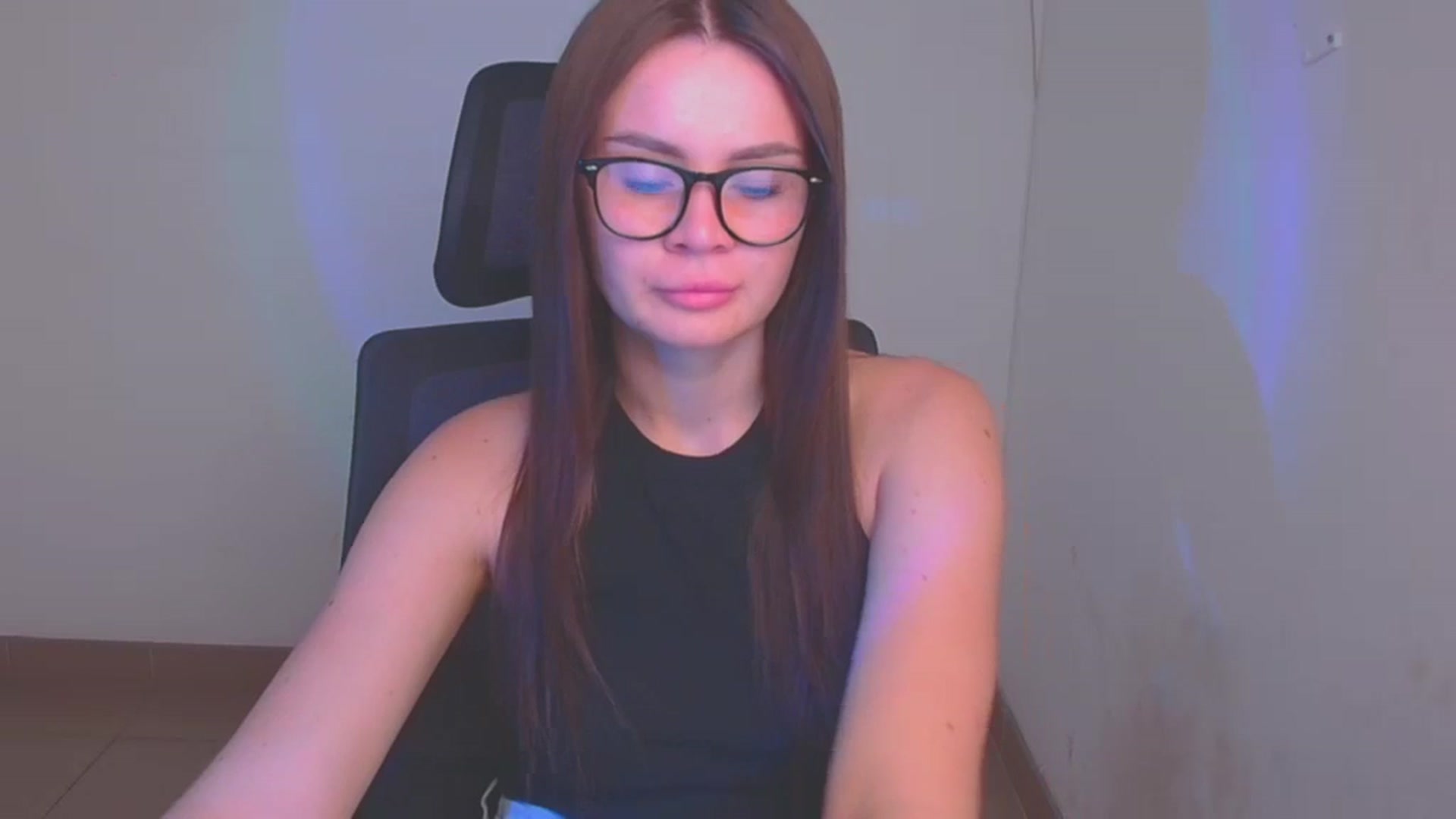Gallery image thumbnail from Abigaill_XO's myfreecams stream on, 09/22/2024, 12:00 image 16 of 20