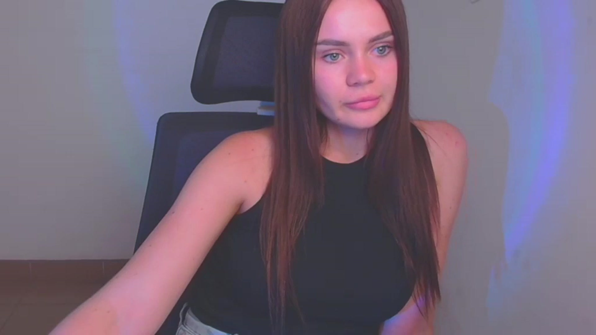 Gallery image thumbnail from Abigaill_XO's myfreecams stream on, 09/22/2024, 16:38 image 16 of 20
