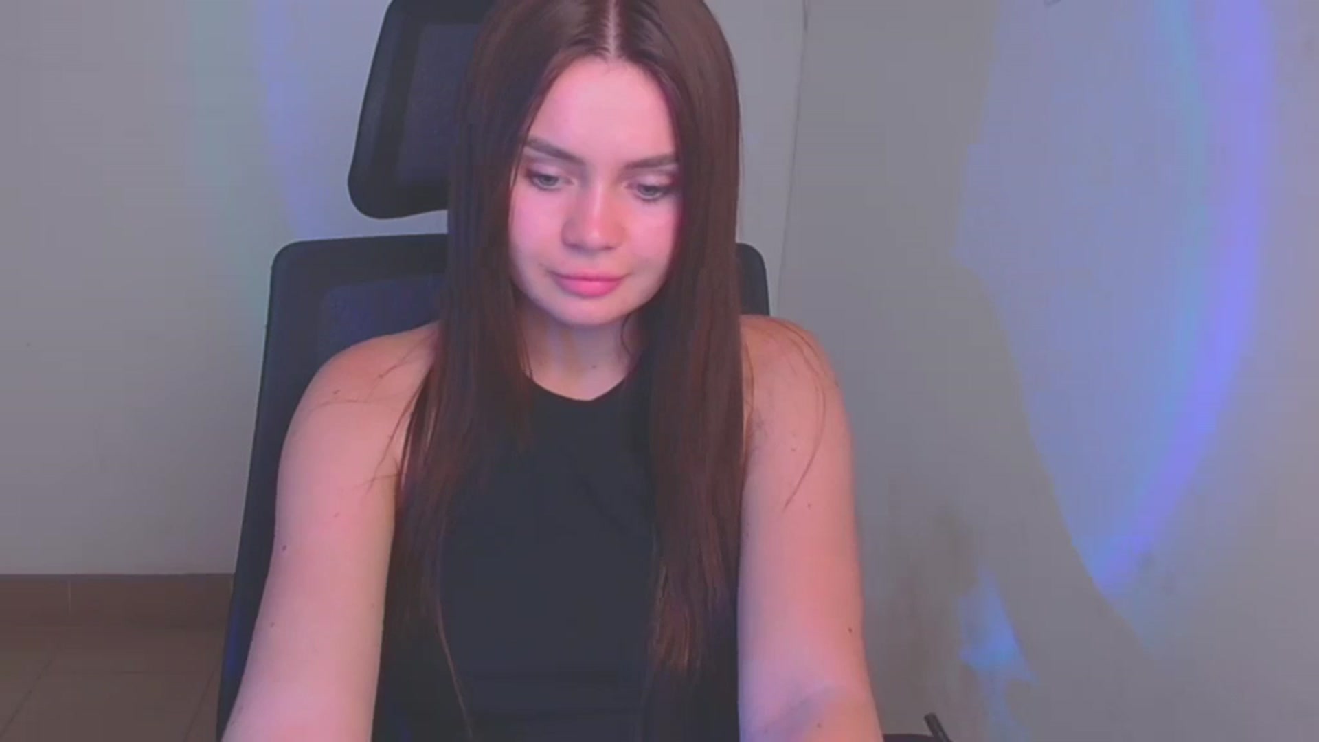 Gallery image thumbnail from Abigaill_XO's myfreecams stream on, 09/22/2024, 16:38 image 7 of 20