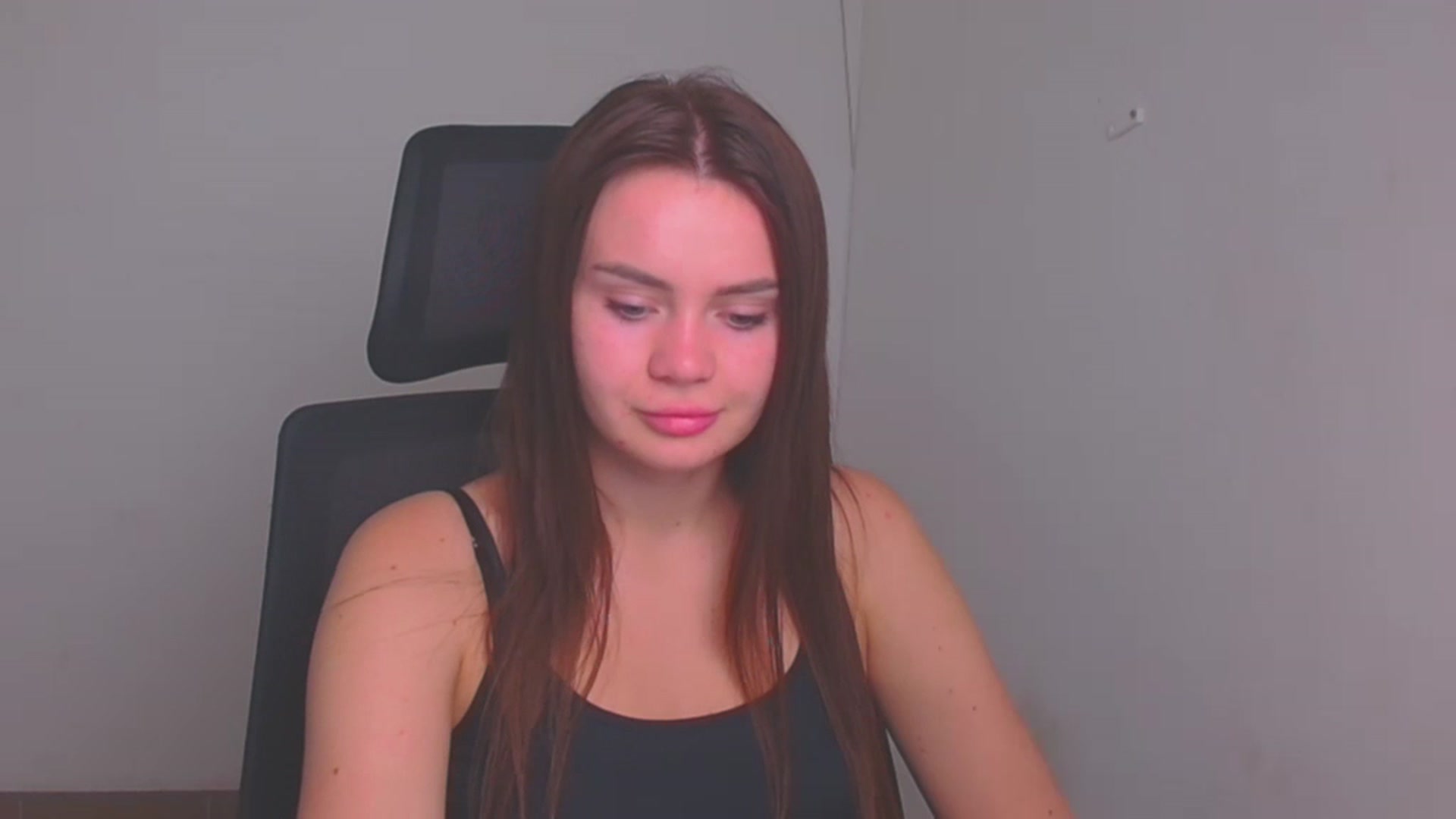Gallery image thumbnail from Abigaill_XO's myfreecams stream on, 09/23/2024, 07:17 image 7 of 20