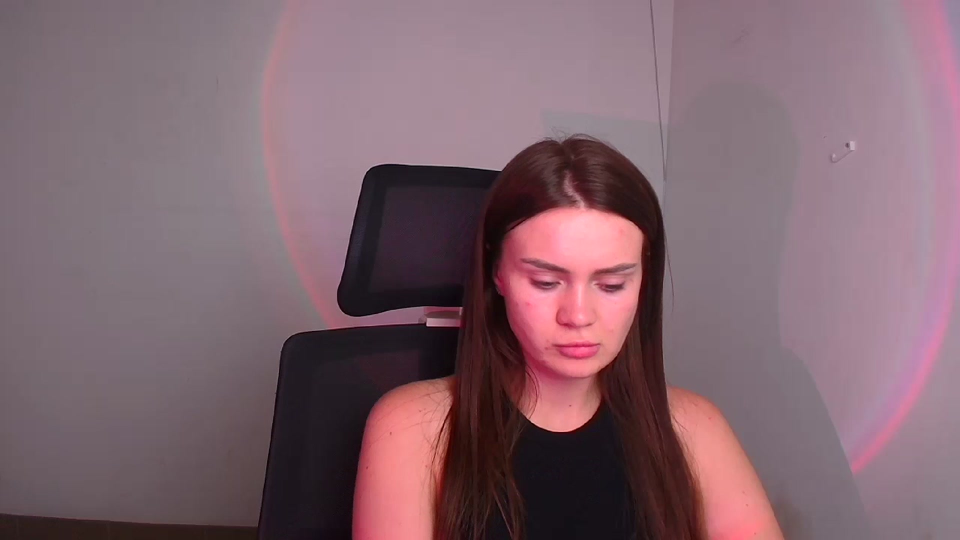 Gallery image thumbnail from Abigaill_XO's myfreecams stream on, 09/24/2024, 16:03 image 9 of 20