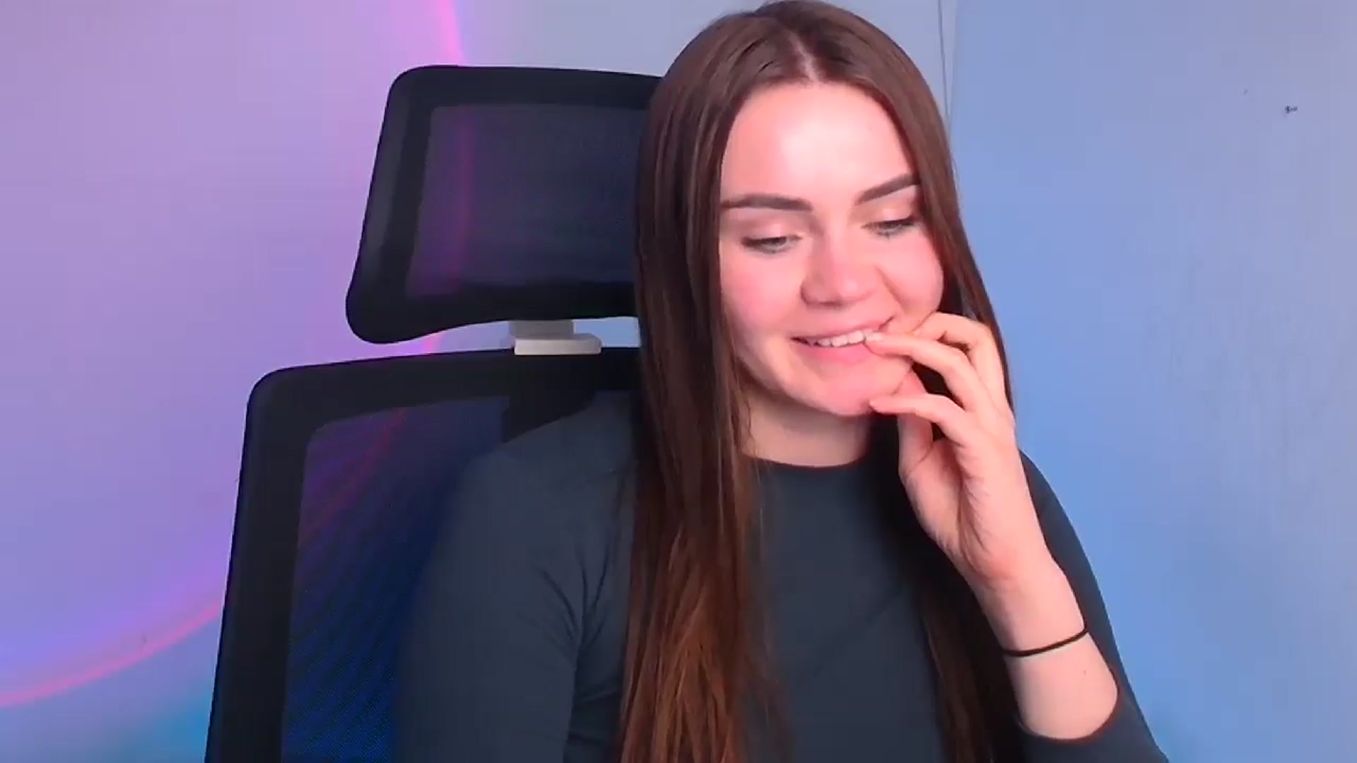 Gallery image thumbnail from Abigaill_XO's myfreecams stream on, 11/28/2024, 13:18 image 14 of 20