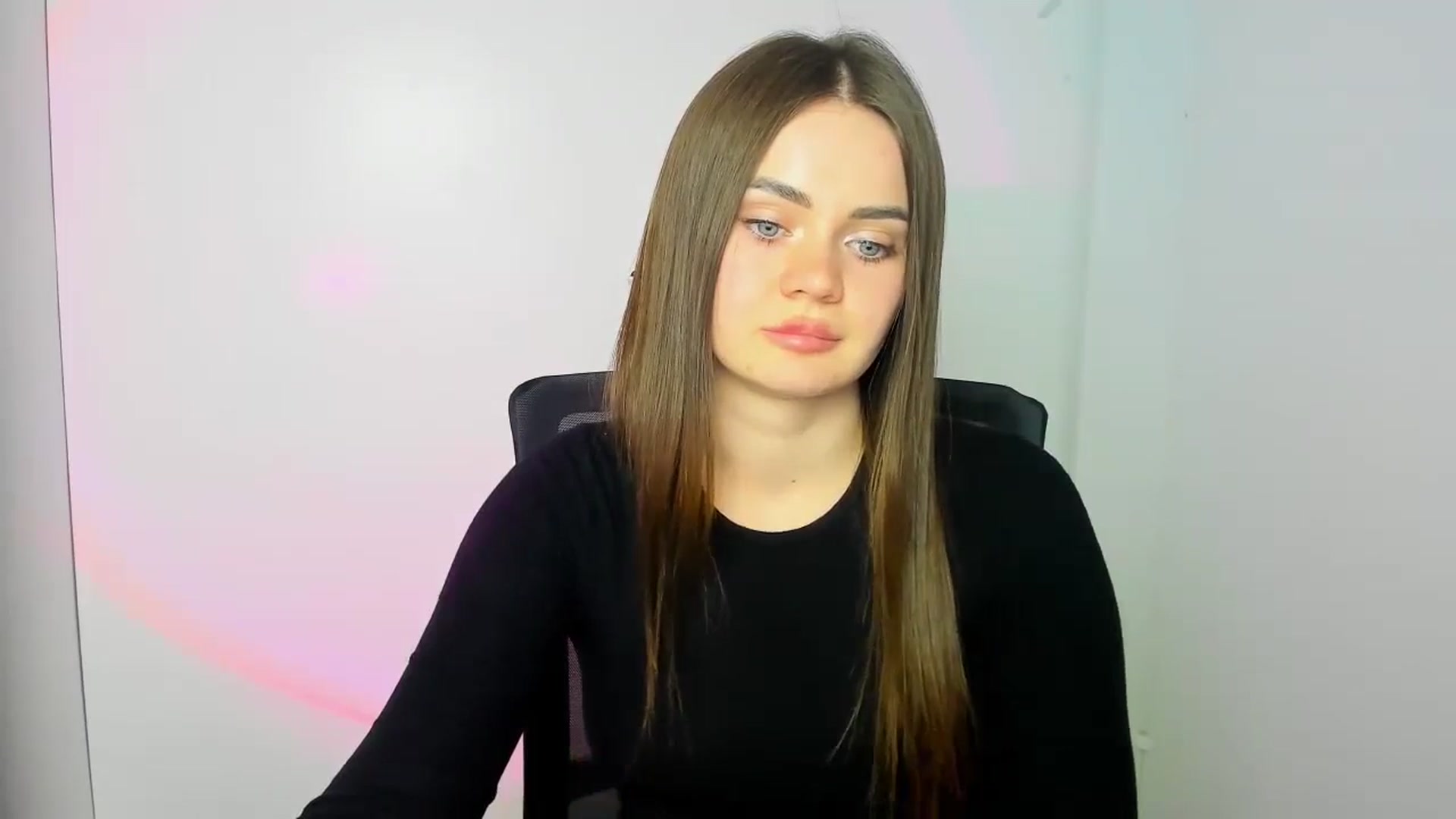 Gallery image thumbnail from Abigaill_XO's myfreecams stream on, 12/03/2024, 10:02 image 18 of 20