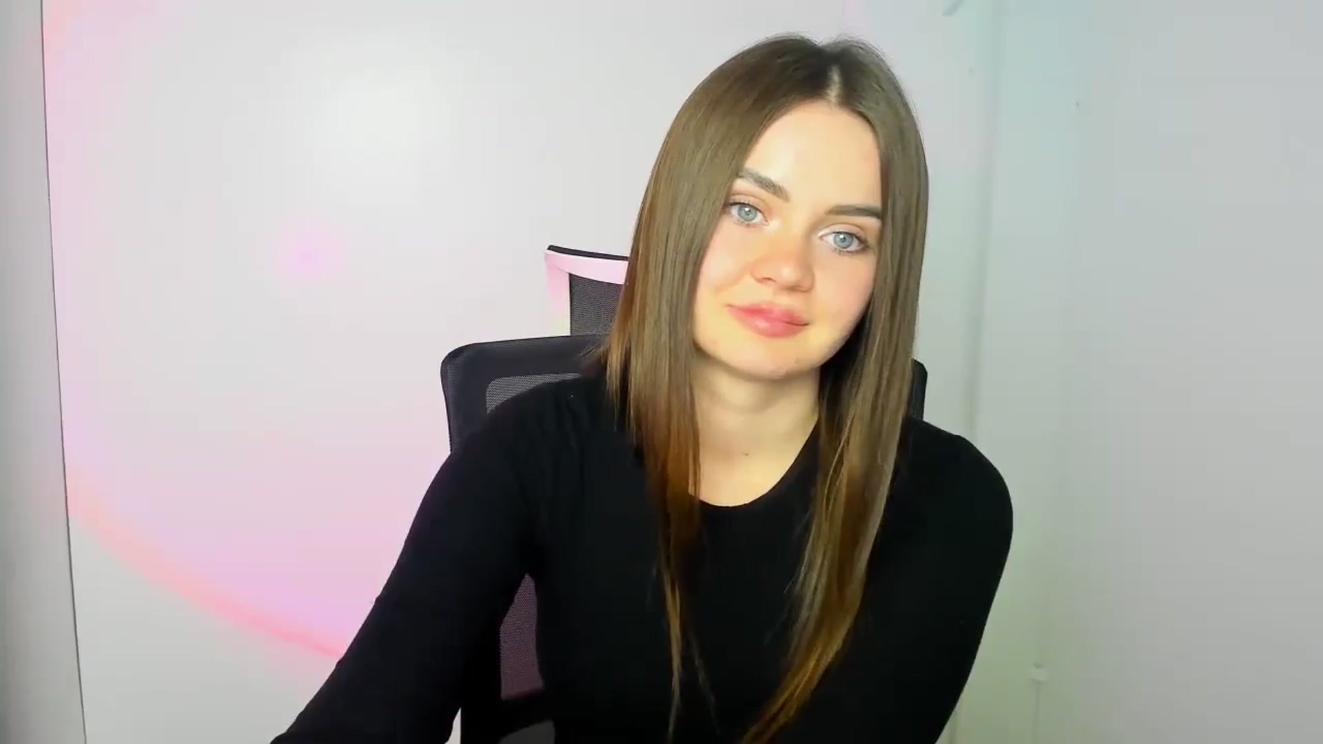 Gallery image thumbnail from Abigaill_XO's myfreecams stream on, 12/03/2024, 10:02 image 19 of 20