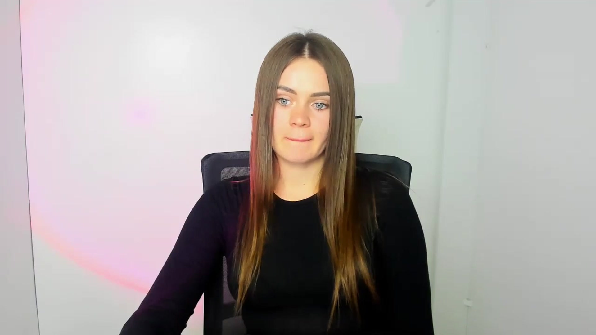 Gallery image thumbnail from Abigaill_XO's myfreecams stream on, 12/03/2024, 10:56 image 12 of 20