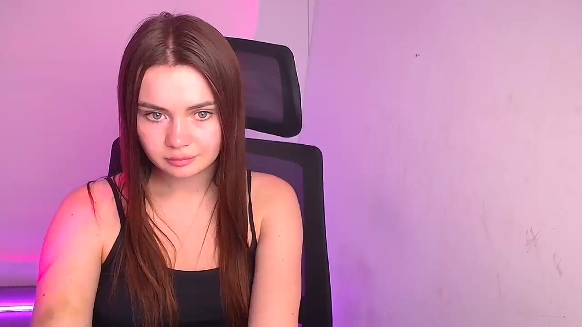 Gallery image thumbnail from Abigaill_XO's myfreecams stream on, 12/04/2024, 17:06 image 14 of 20