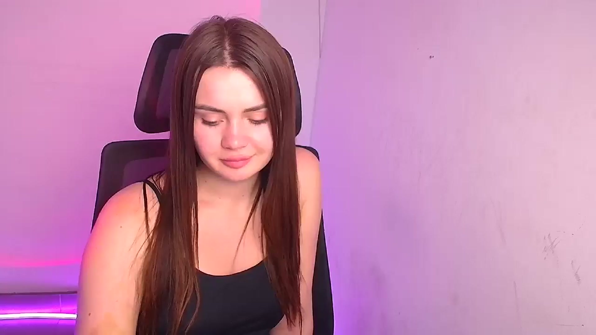 Gallery image thumbnail from Abigaill_XO's myfreecams stream on, 12/04/2024, 17:06 image 12 of 20