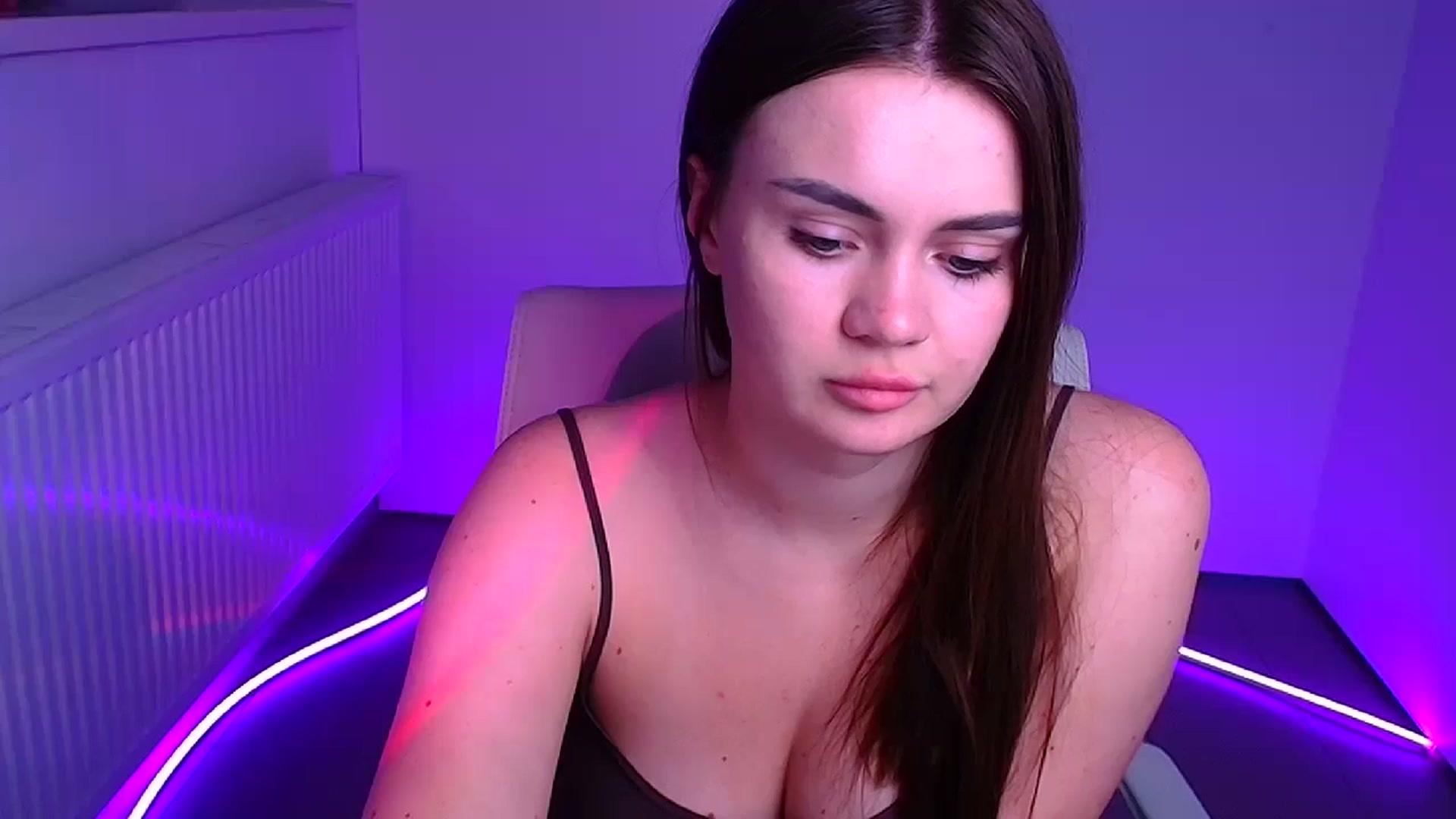 Gallery image thumbnail from Abigaill_XO's myfreecams stream on, 12/17/2024, 11:40 image 18 of 20