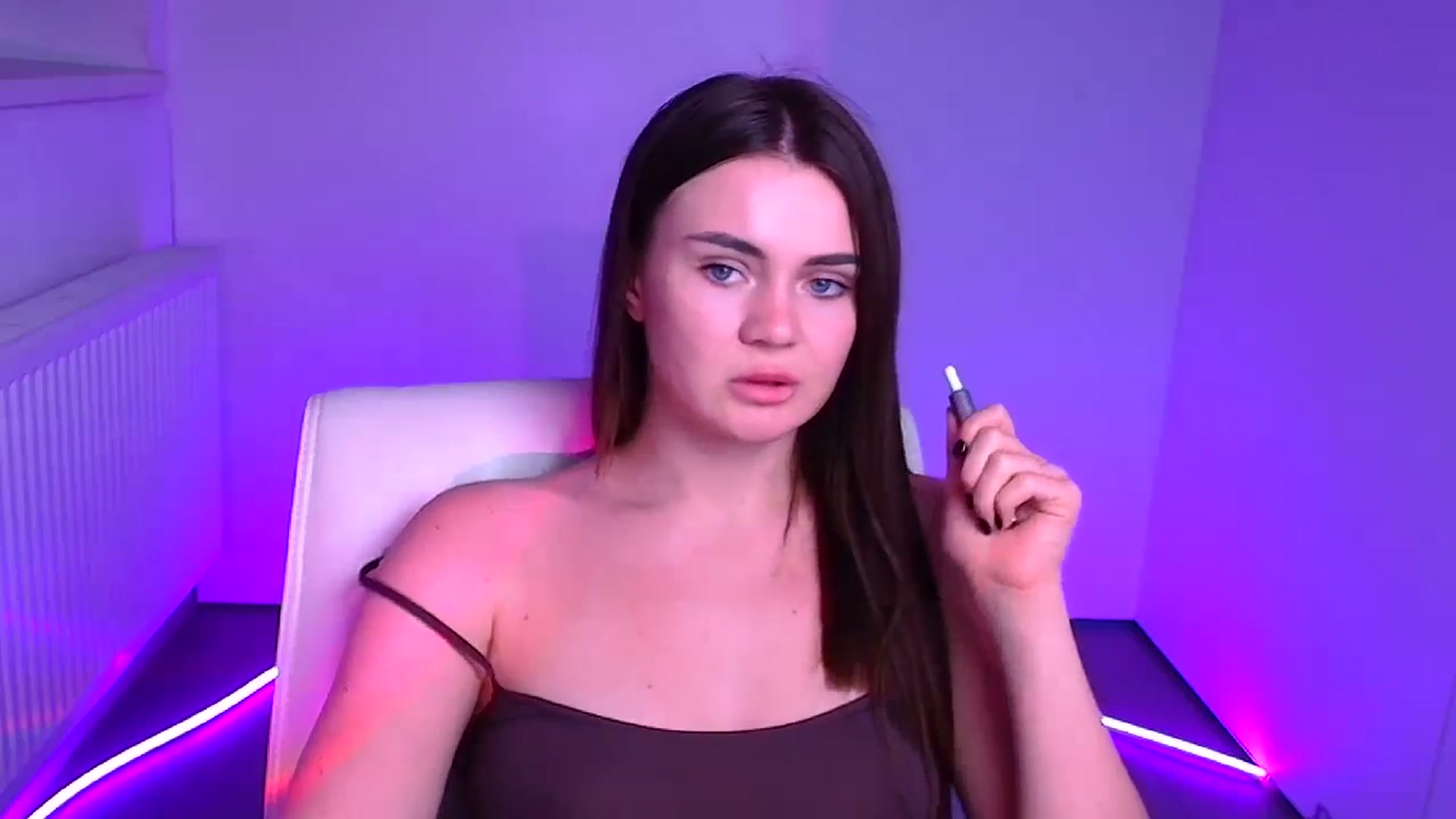Gallery image thumbnail from Abigaill_XO's myfreecams stream on, 12/17/2024, 11:40 image 15 of 20