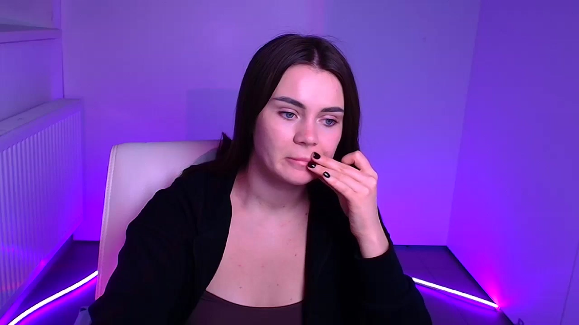 Gallery image thumbnail from Abigaill_XO's myfreecams stream on, 12/17/2024, 11:40 image 2 of 20