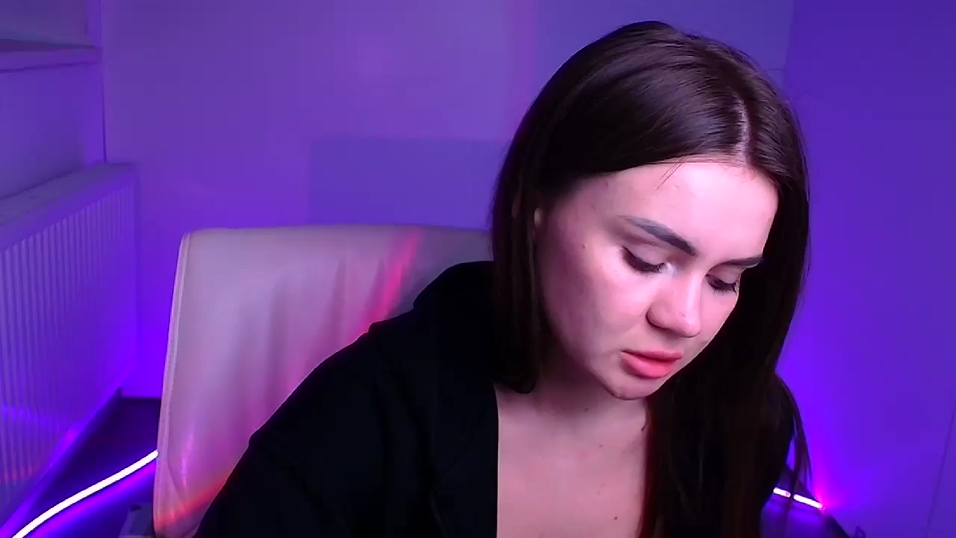 Gallery image thumbnail from Abigaill_XO's myfreecams stream on, 12/17/2024, 11:40 image 1 of 20