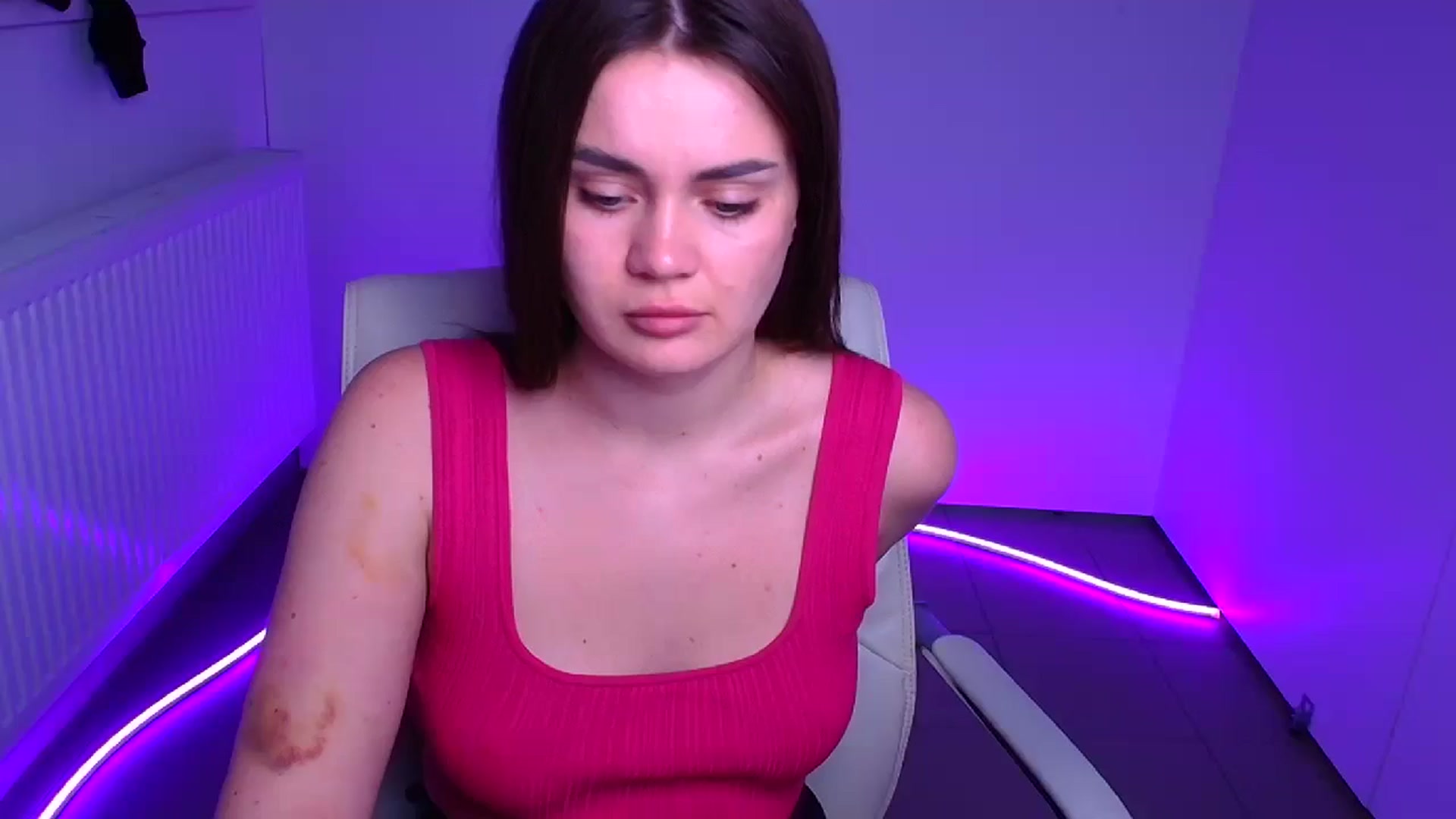 Gallery image thumbnail from Abigaill_XO's myfreecams stream on, 12/25/2024, 10:04 image 14 of 20
