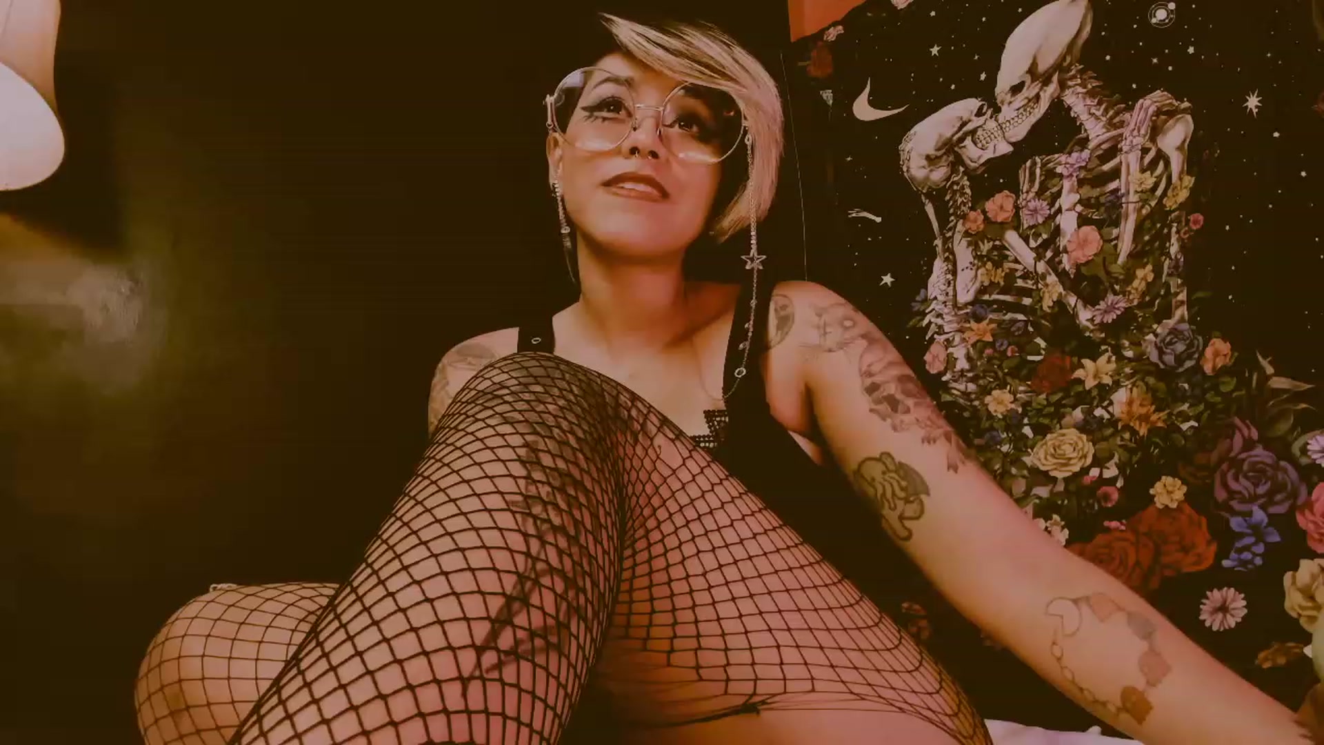 Gallery image thumbnail from AbraxxysRadio's myfreecams stream on, 12/16/2022, 02:07 image 15 of 20